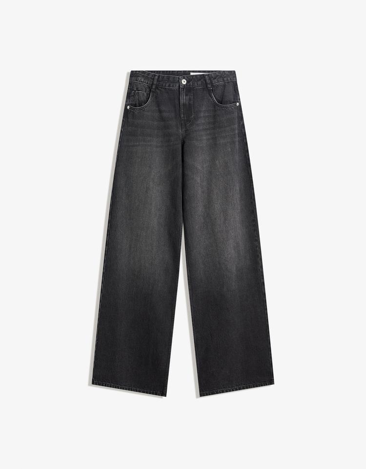 Wide-leg low-waist jeans