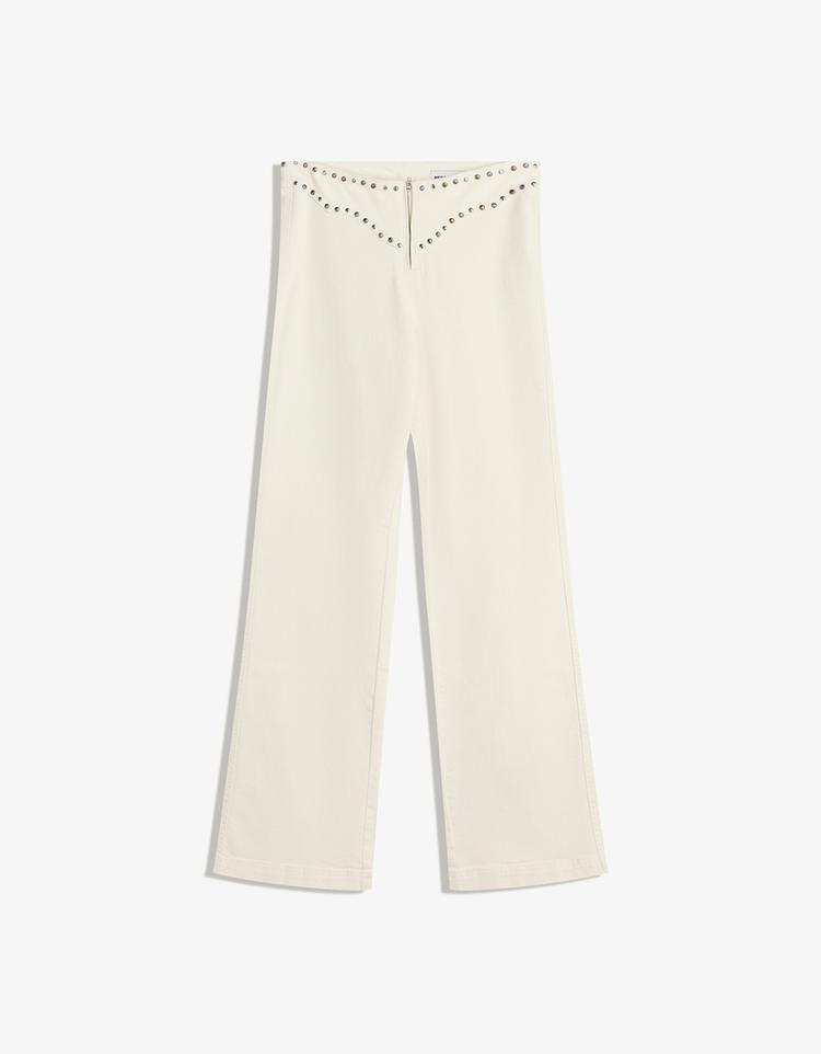 Trousers with studded waist and zip