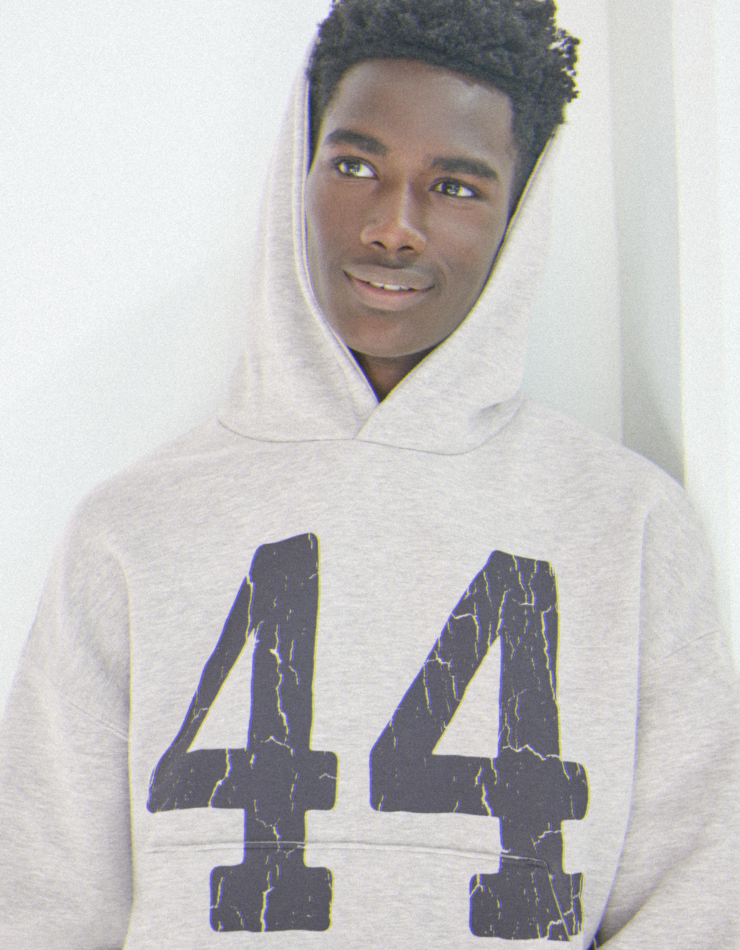 Bershka Yıkama efektli baskılı kapüşonlu sweatshirt görsel 5