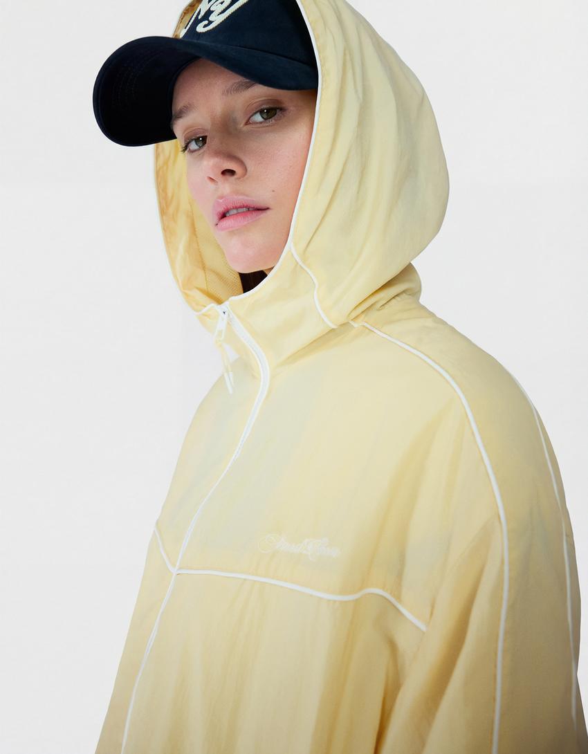 Cazadora técnica capucha-Beige