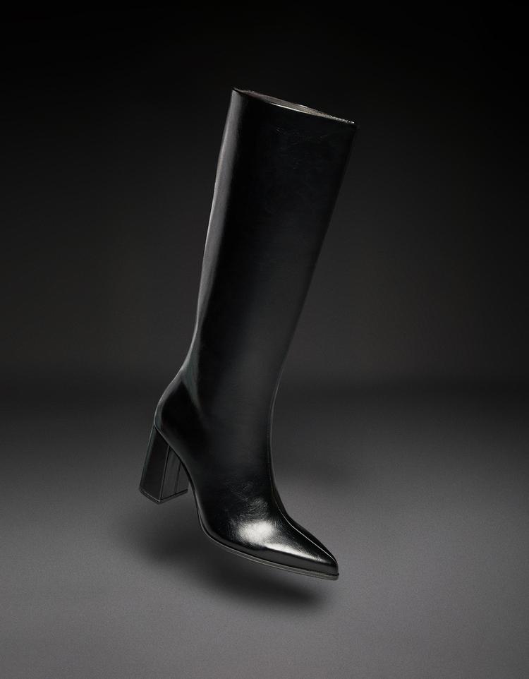 Block heel boots