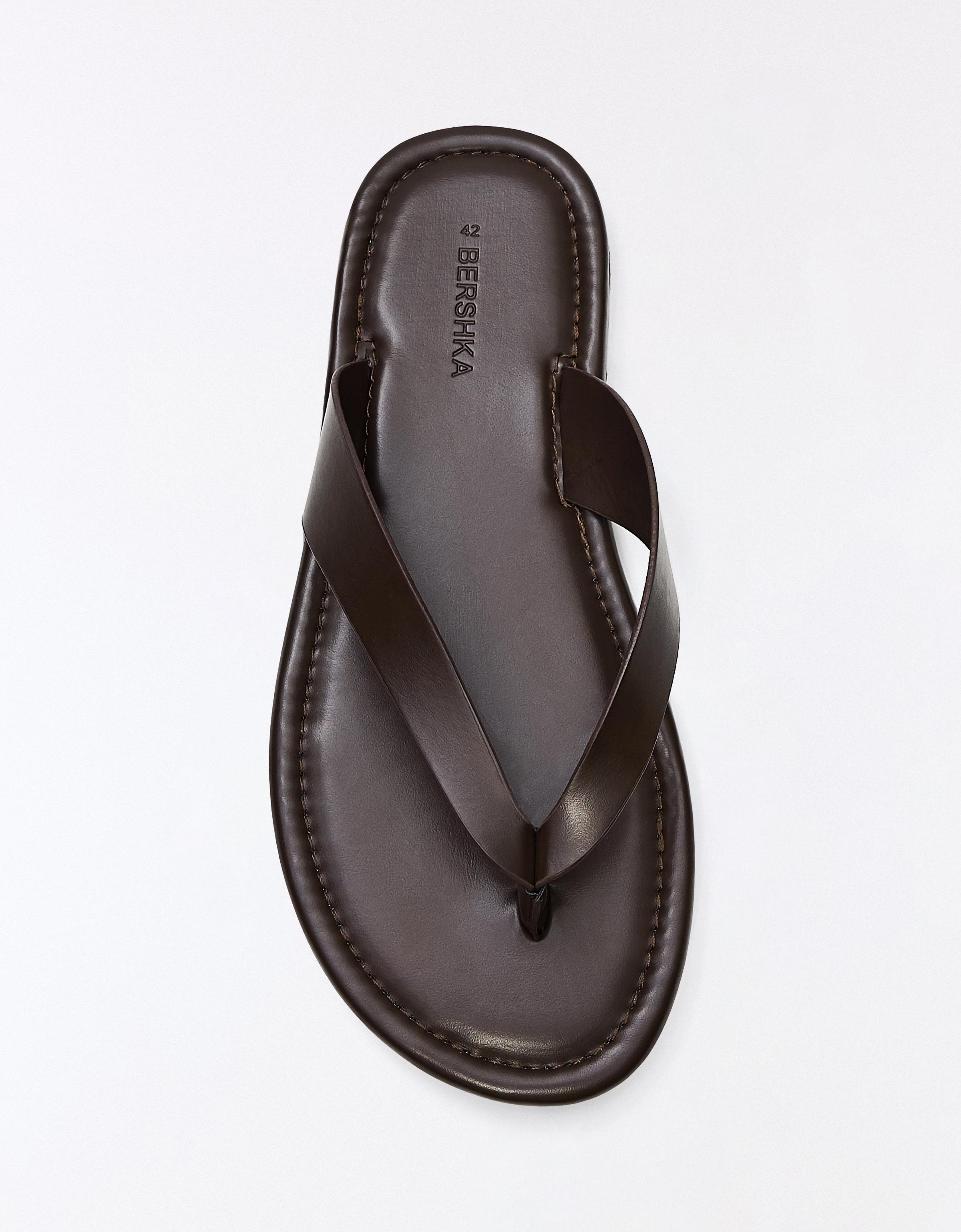 Thong strap sandals — Brown