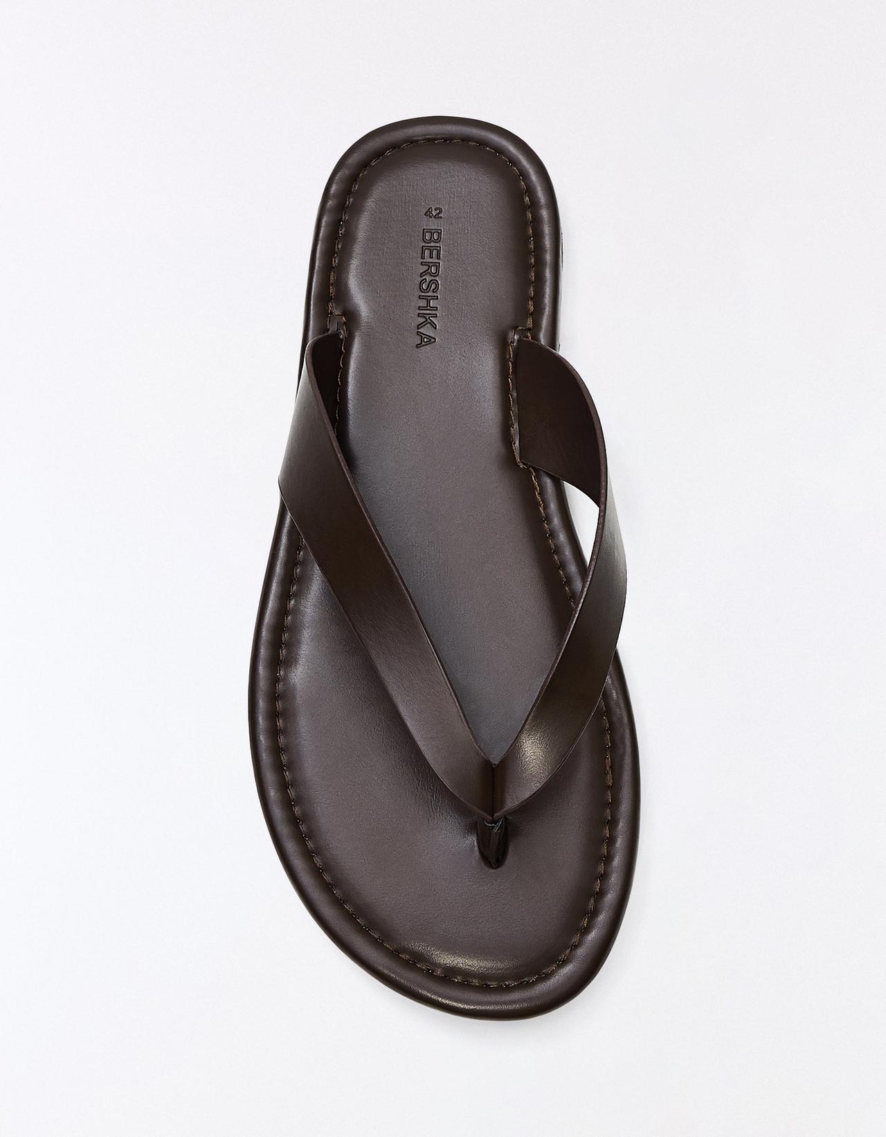 Thong strap sandals — Brown