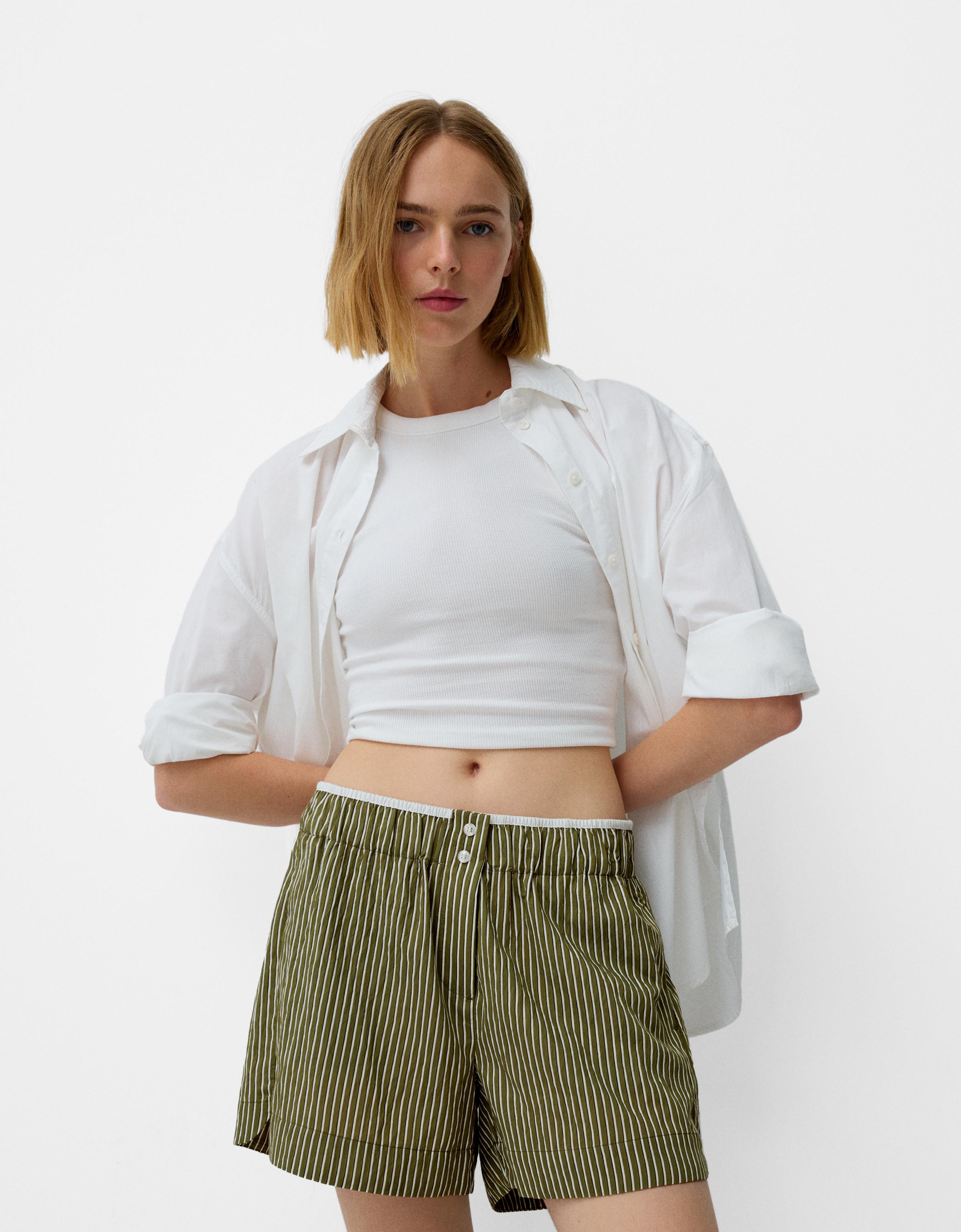 Bershka Bermudas Im Boxershorts-Stil Mit Streifen Damen Xs Khaki