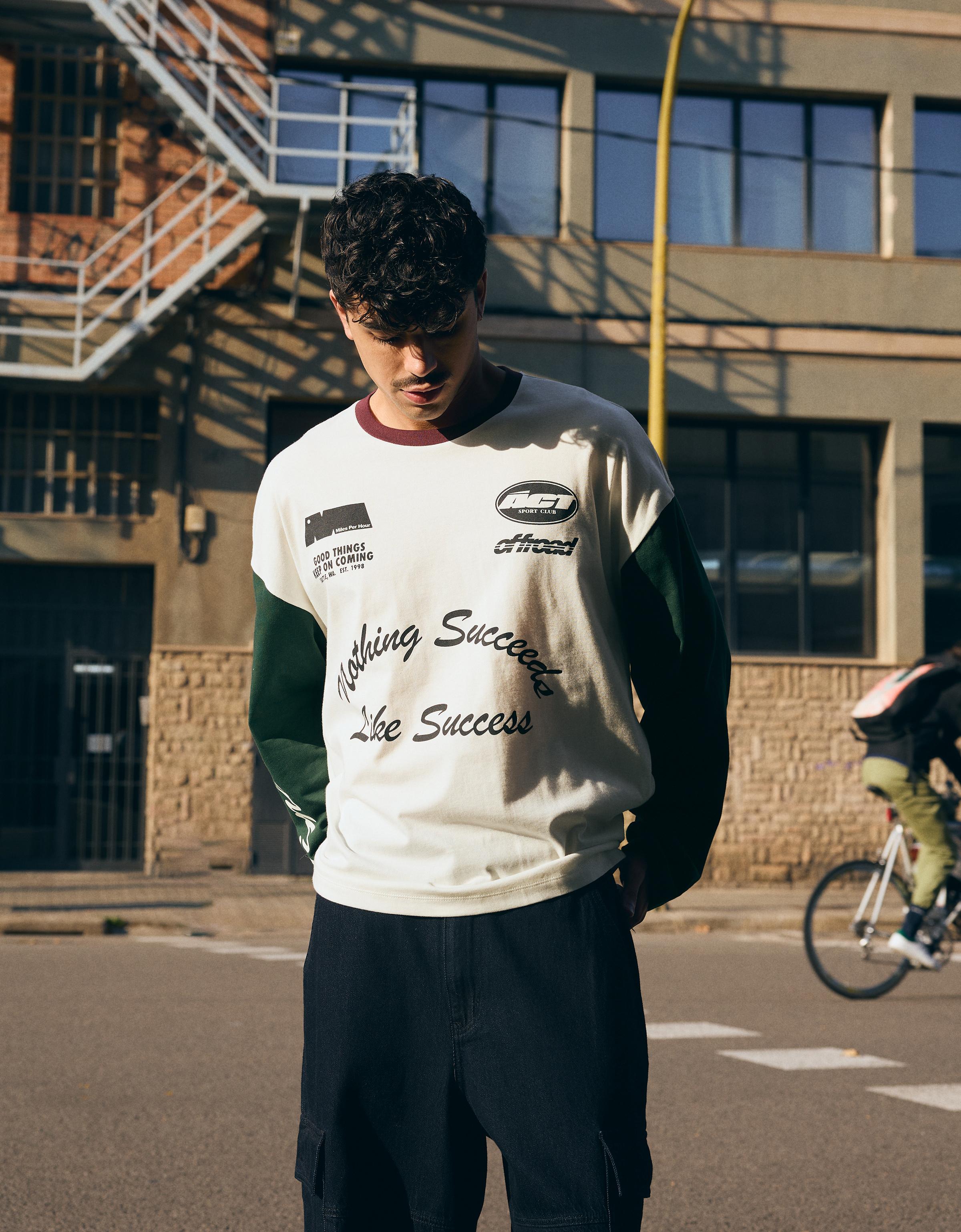 Thumbnail - Bershka Langarmshirt Mit Kontrast-Print Herren Xs Grün