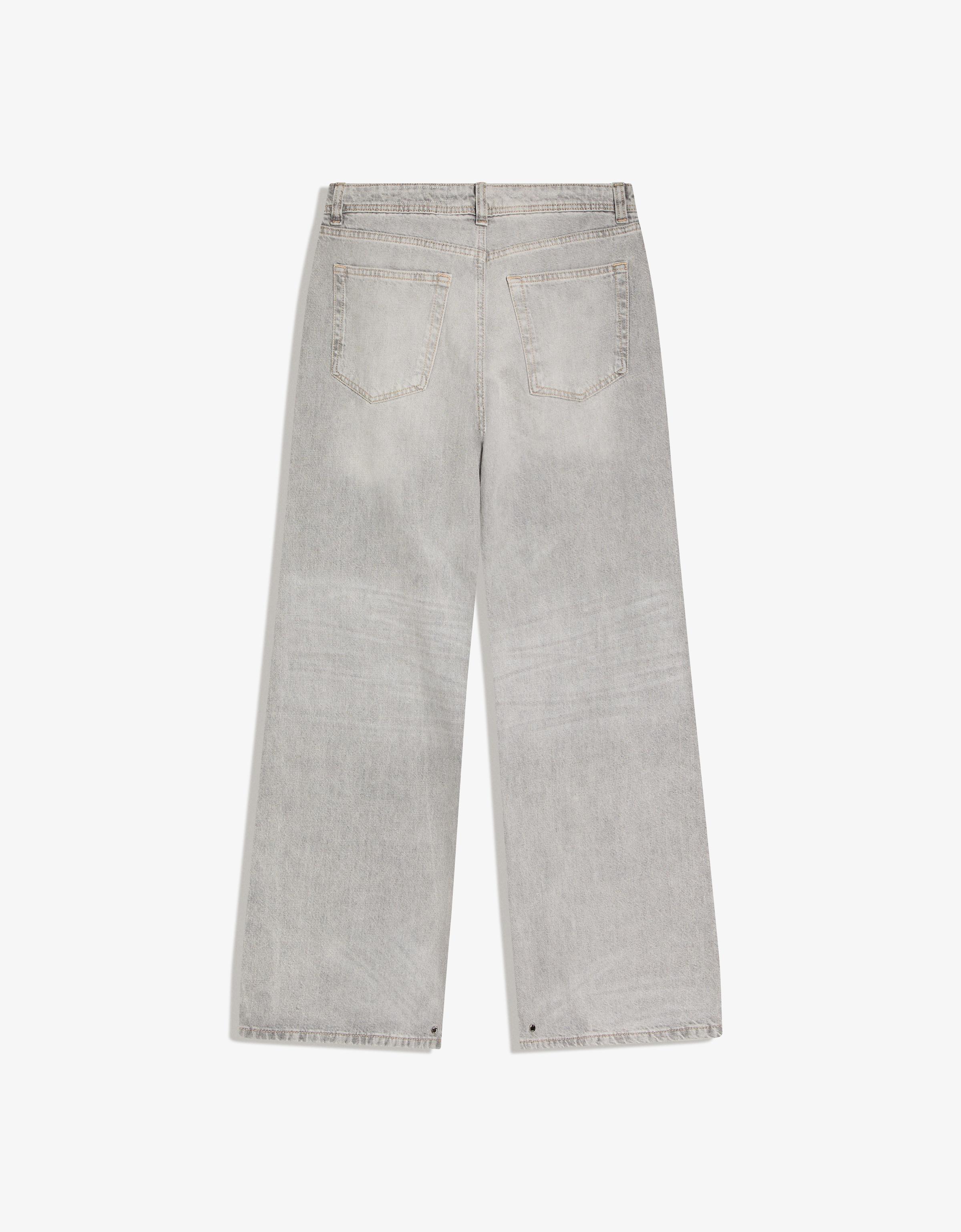 Mid-waist baggy jeans
