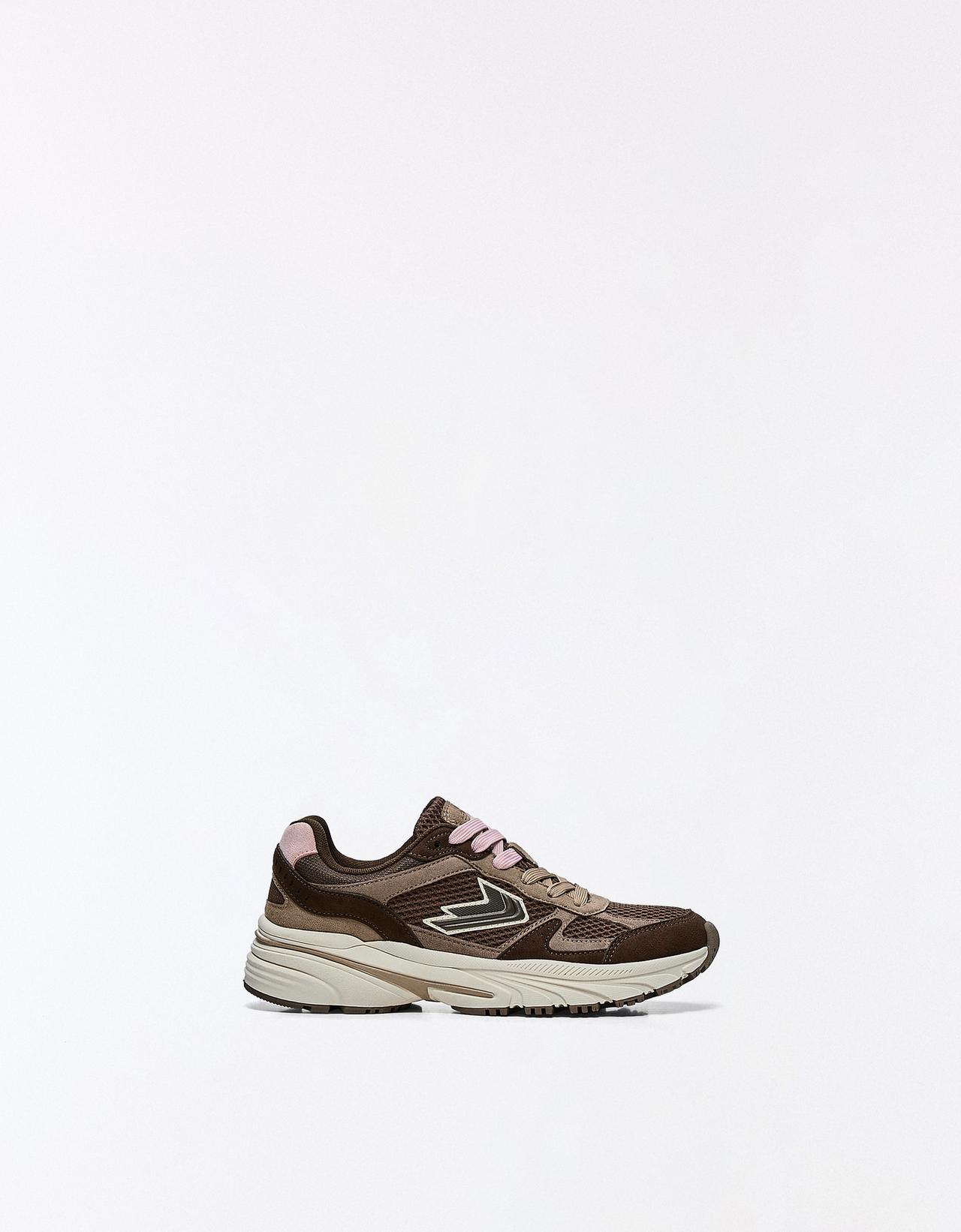Multi-piece trainers — Brown