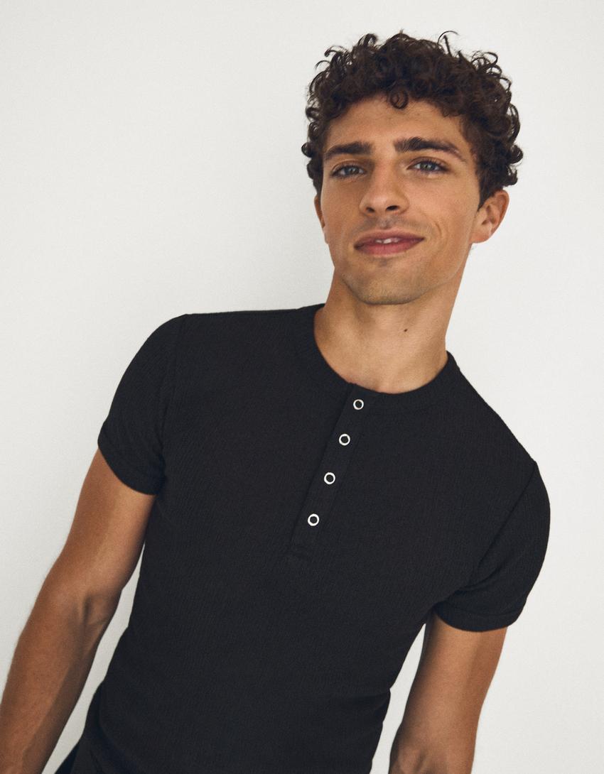 T-shirt col tunisien texturé-Noir