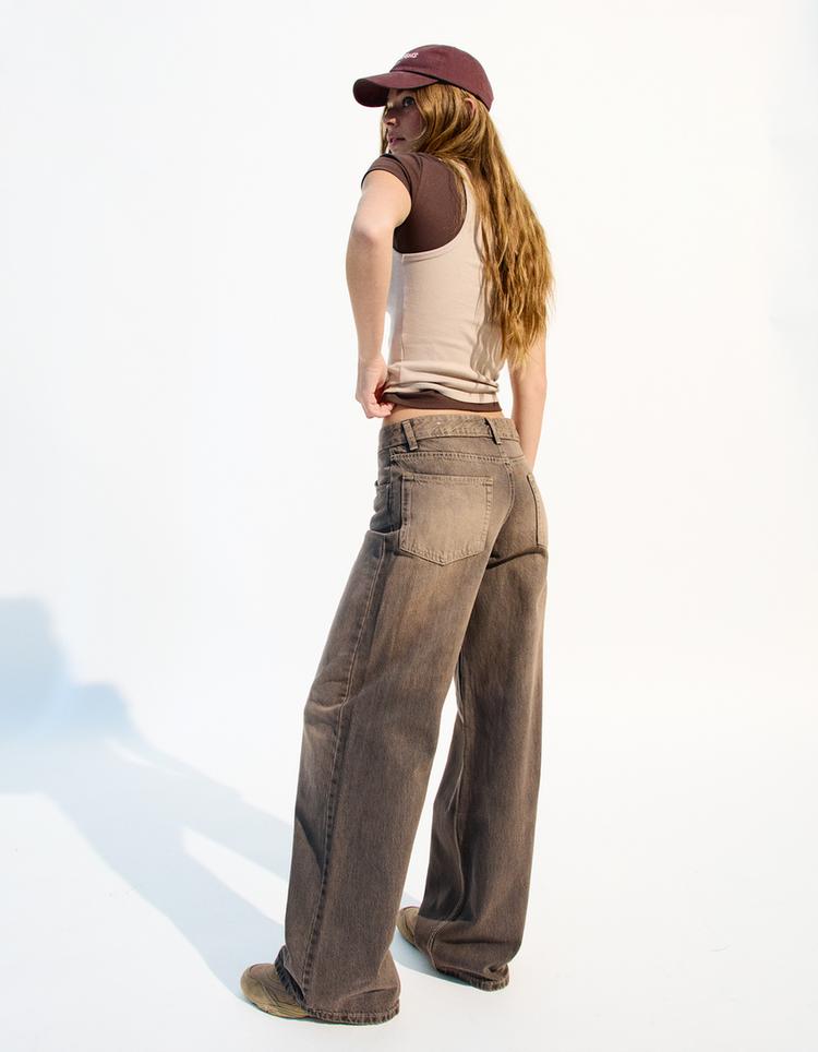Wide-leg low-waist jeans