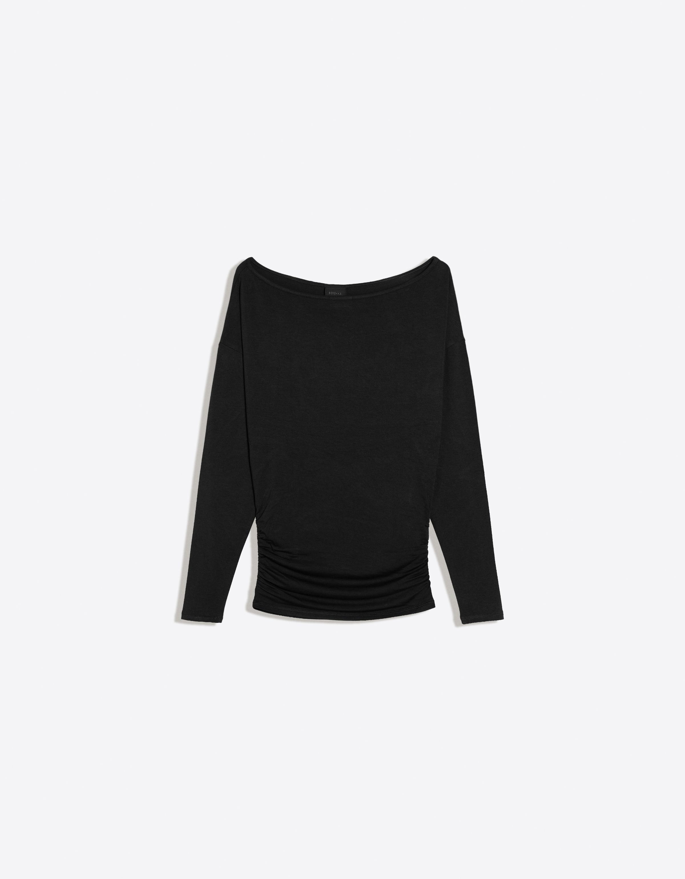 Asymmetric neck long-sleeved T-shirt — Black