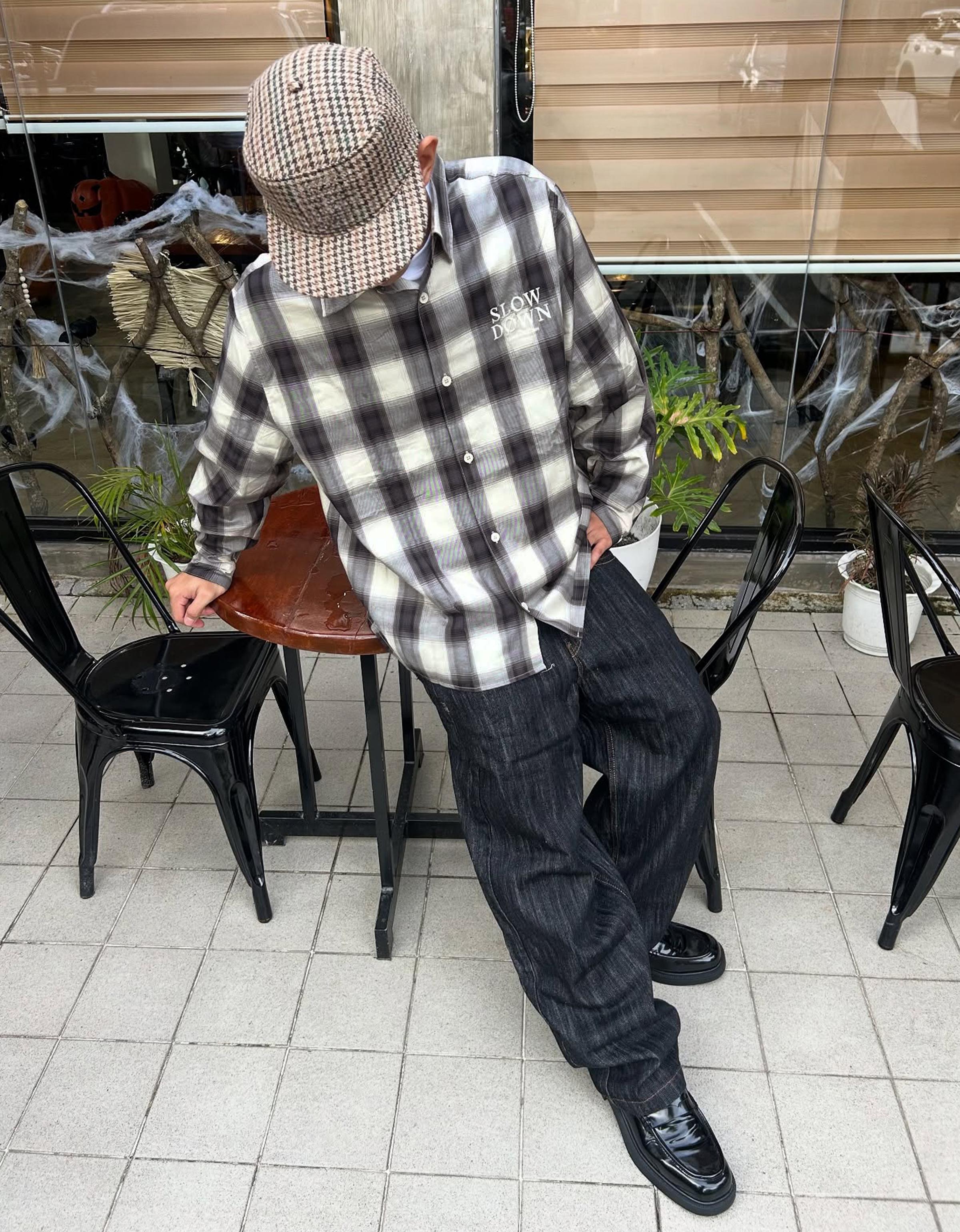 Bershka Kariertes Hemd Mit Langen Ärmeln Und Stickerei Herren Xs Grau