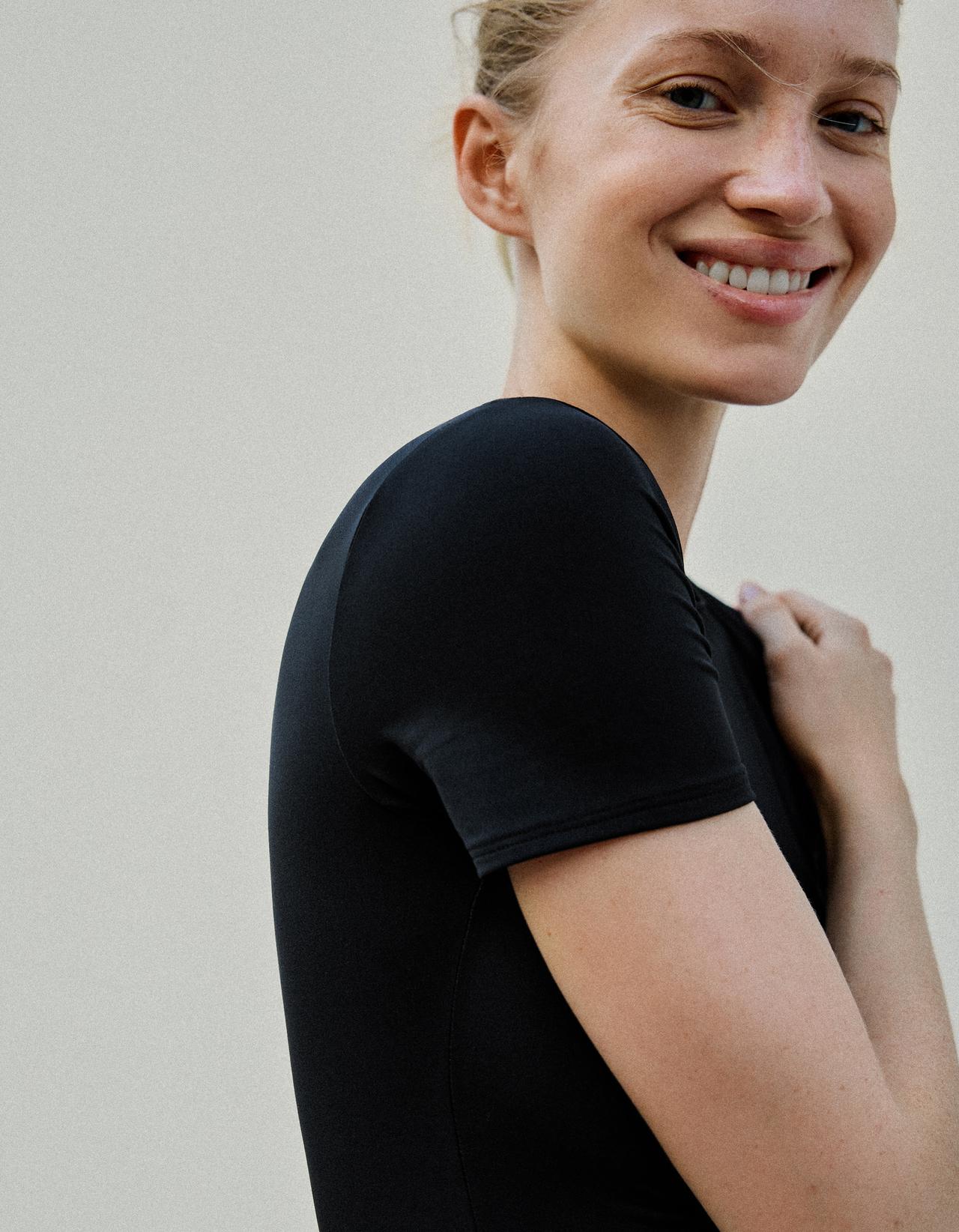 Short sleeve technical fabric breathable & quick-dry T-shirt — Black