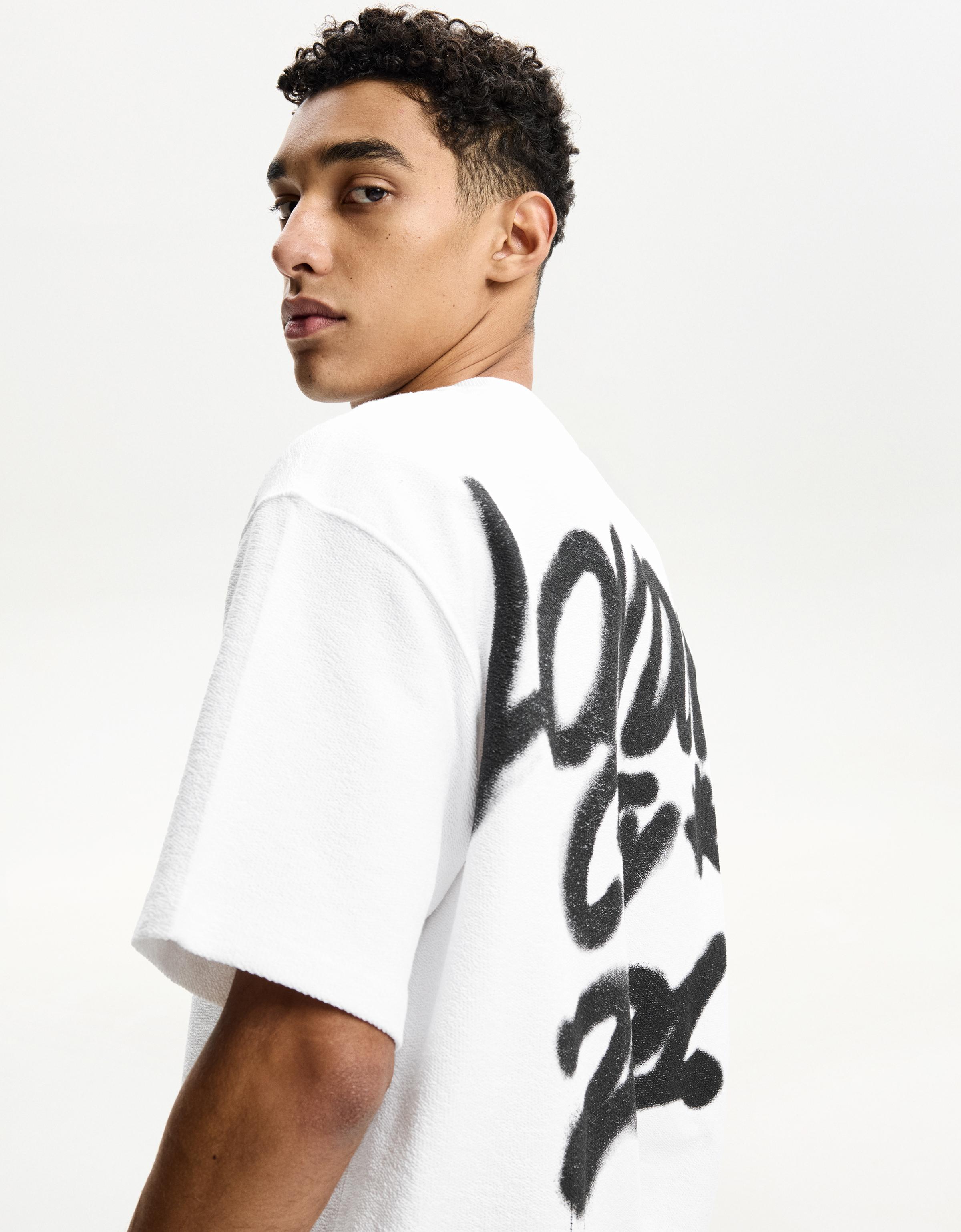 Printed short sleeve plush T-shirt - T-shirts - Men | Bershka