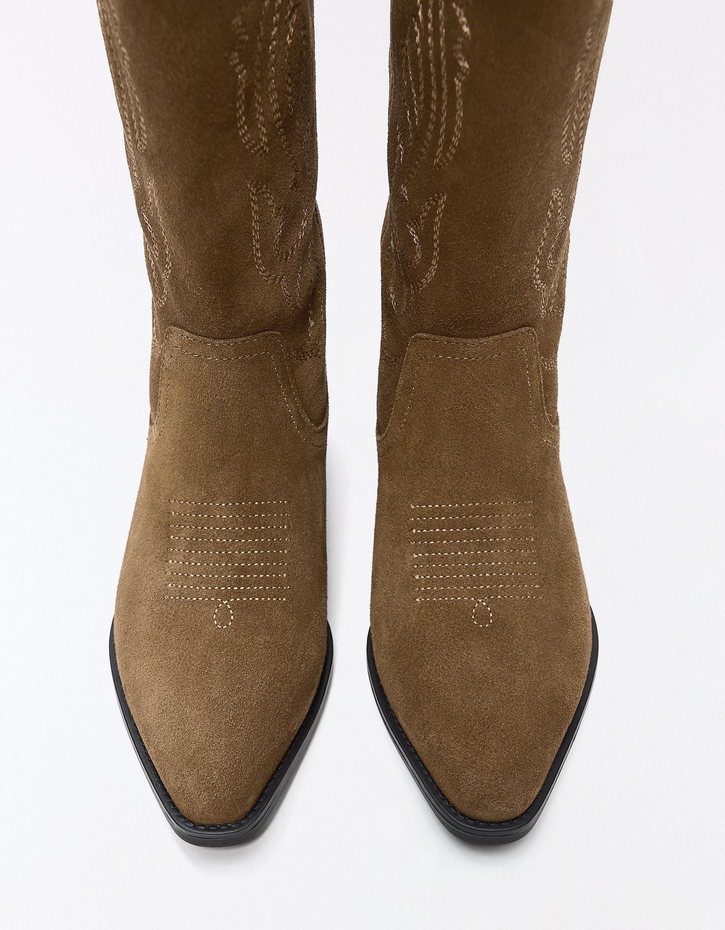 Flat leather cowboy boots — Tan
