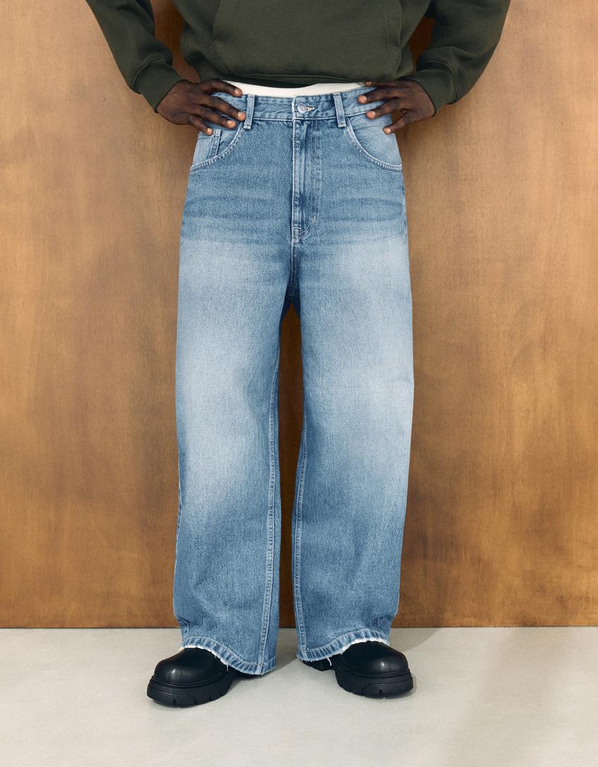 Super baggy embroidered jeans - Men | Bershka