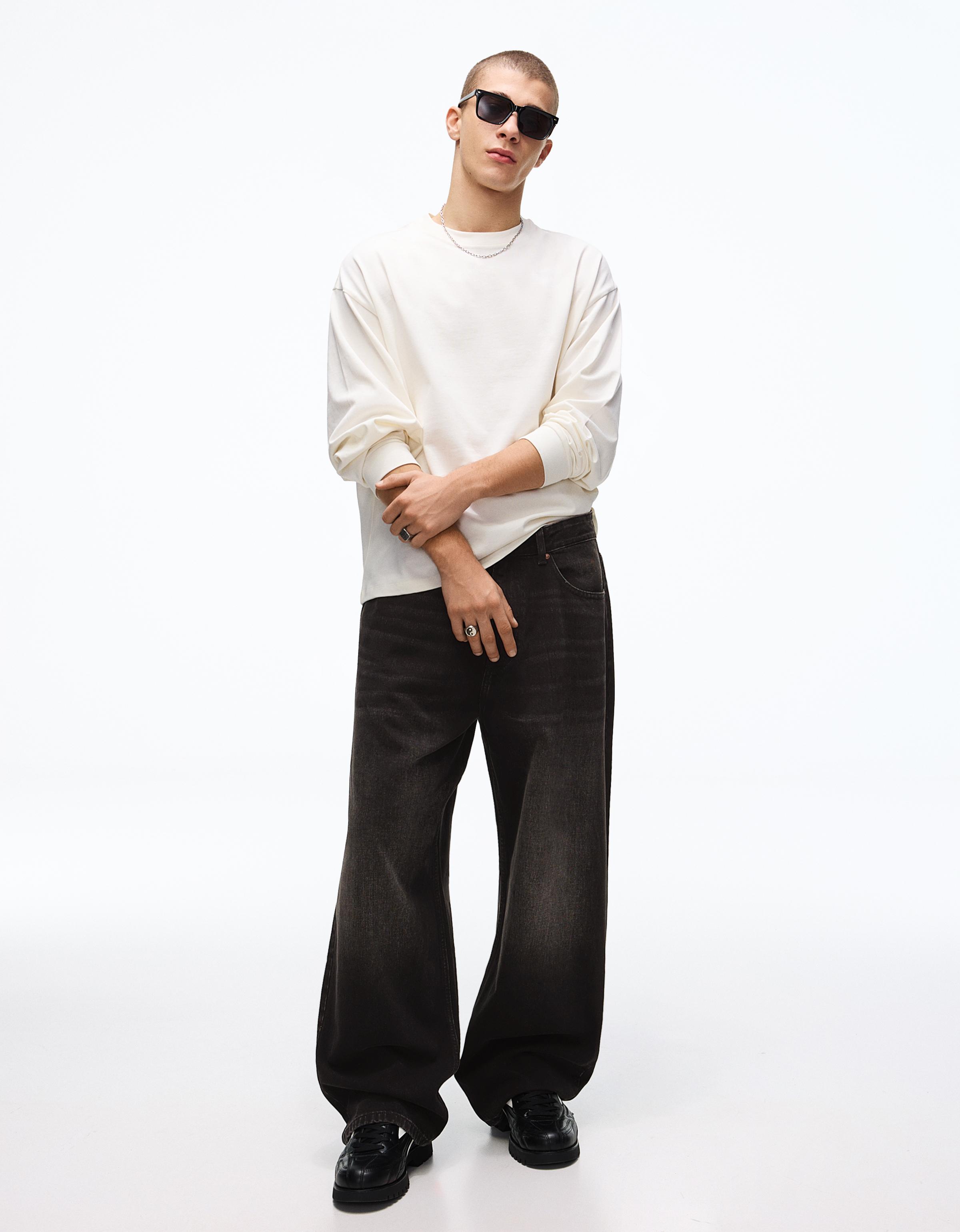 Bershka Jeans Mit Barrel-Stickerei Herren 32 Schwarz