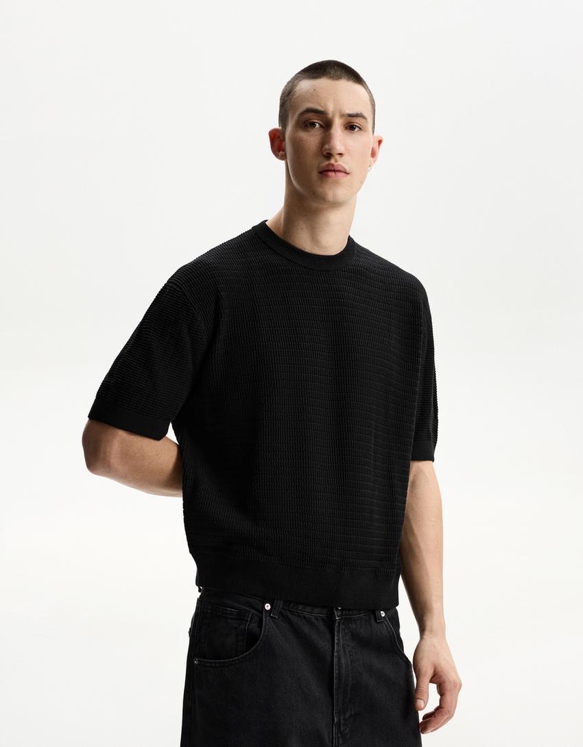 Short sleeve textured weave T-shirt-Black