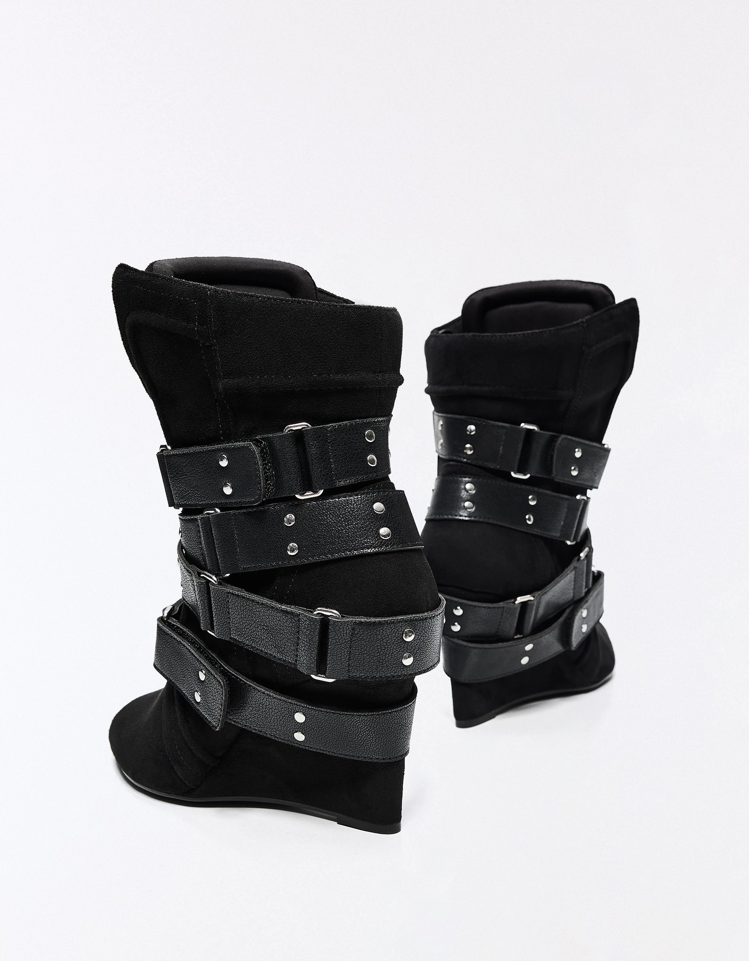 Wedge ankle boots — BLACK