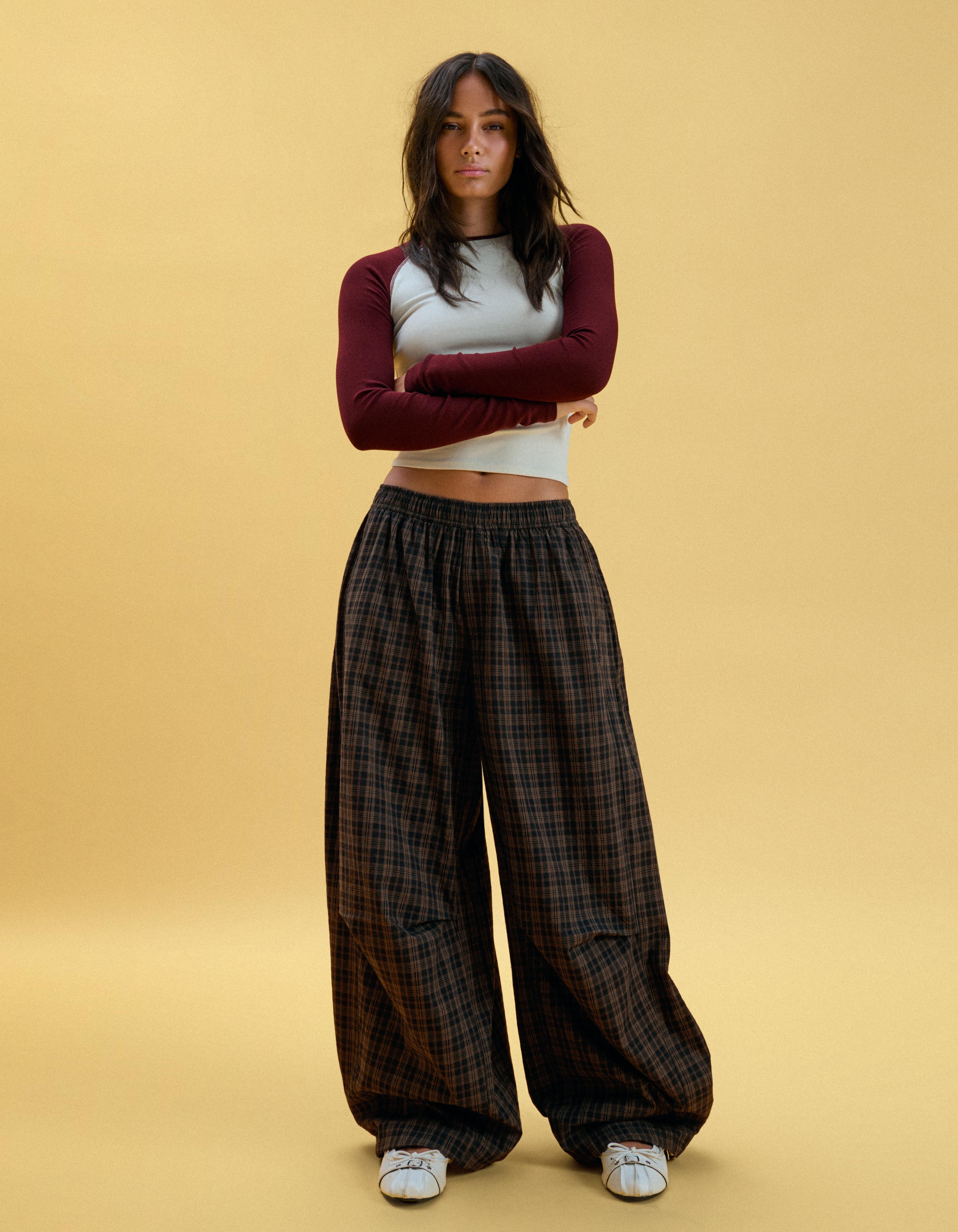 Checked barrel trousers — Brown