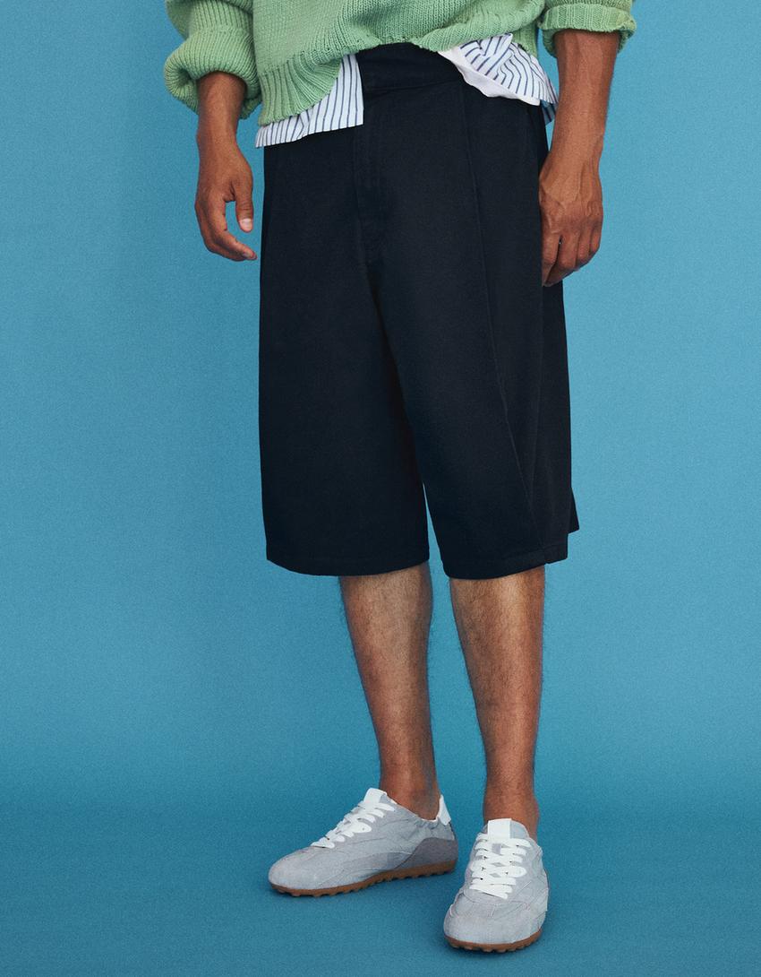 Wide-leg pleated Bermuda shorts-Navy