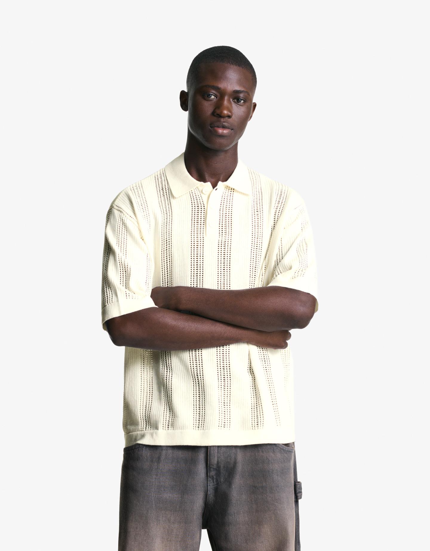 Bershka polo strukturalne z ażurowym wzorem biały złamany