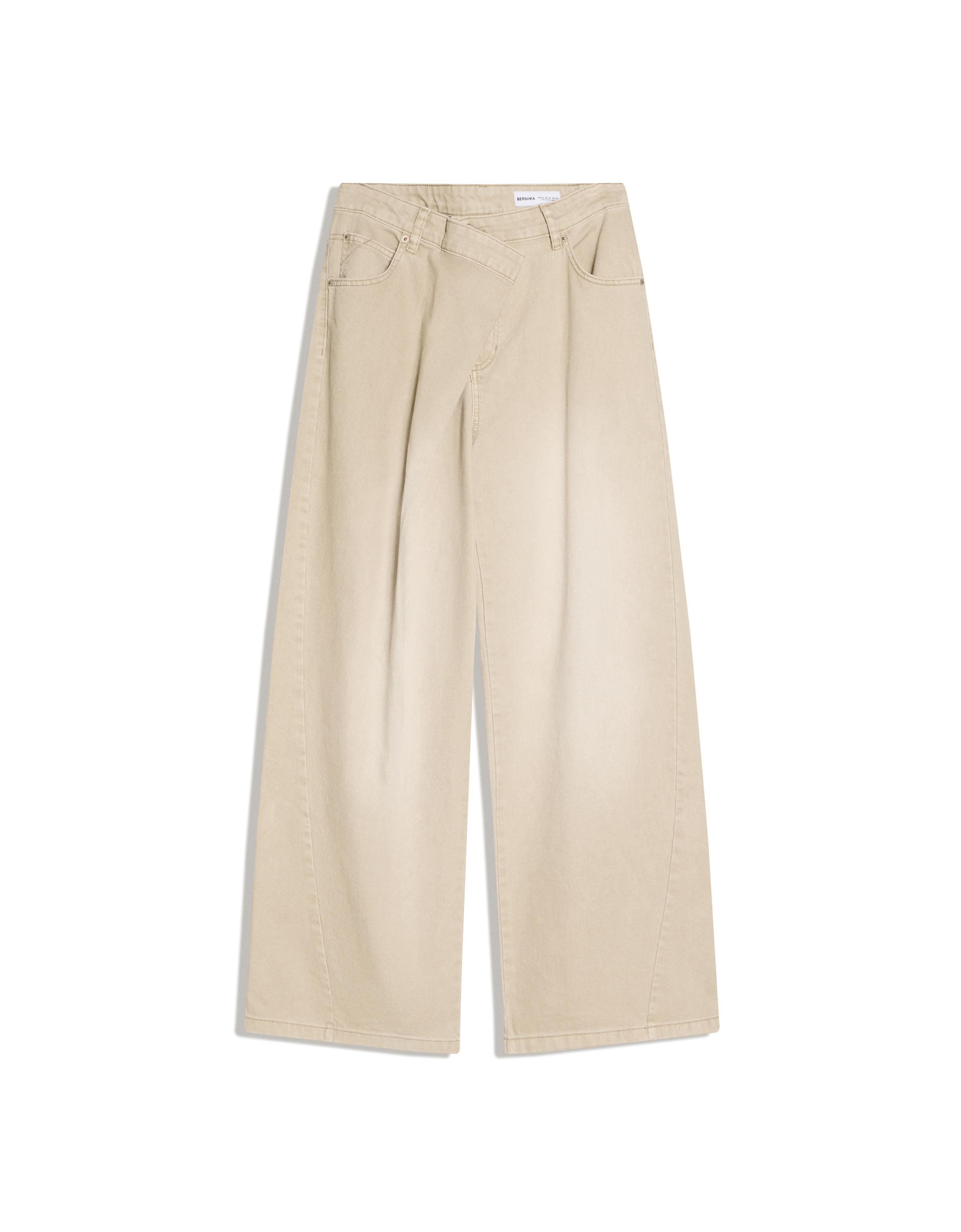 Barrel-leg trousers
