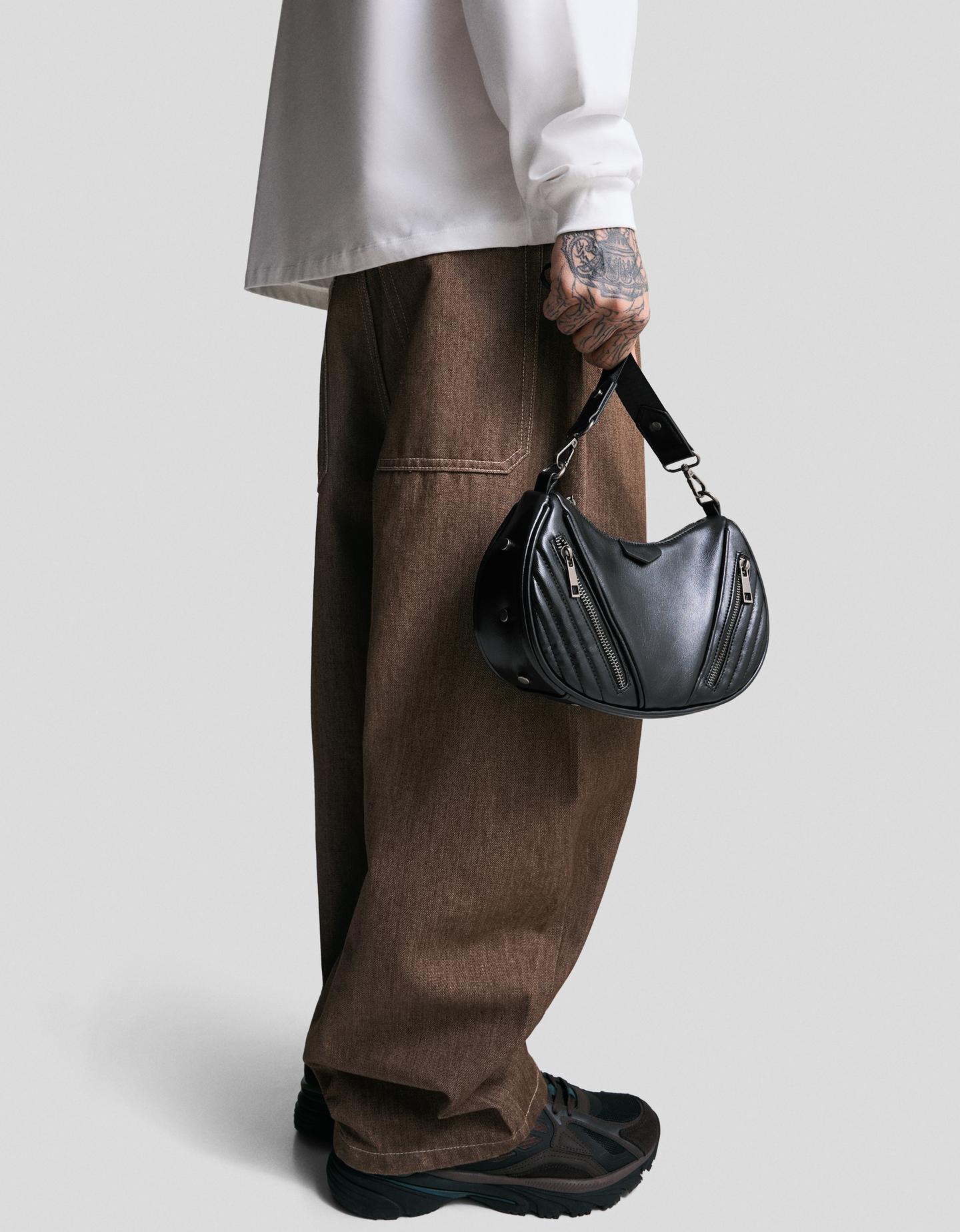 Bershka torebka crossbody z ćwiekami czarny