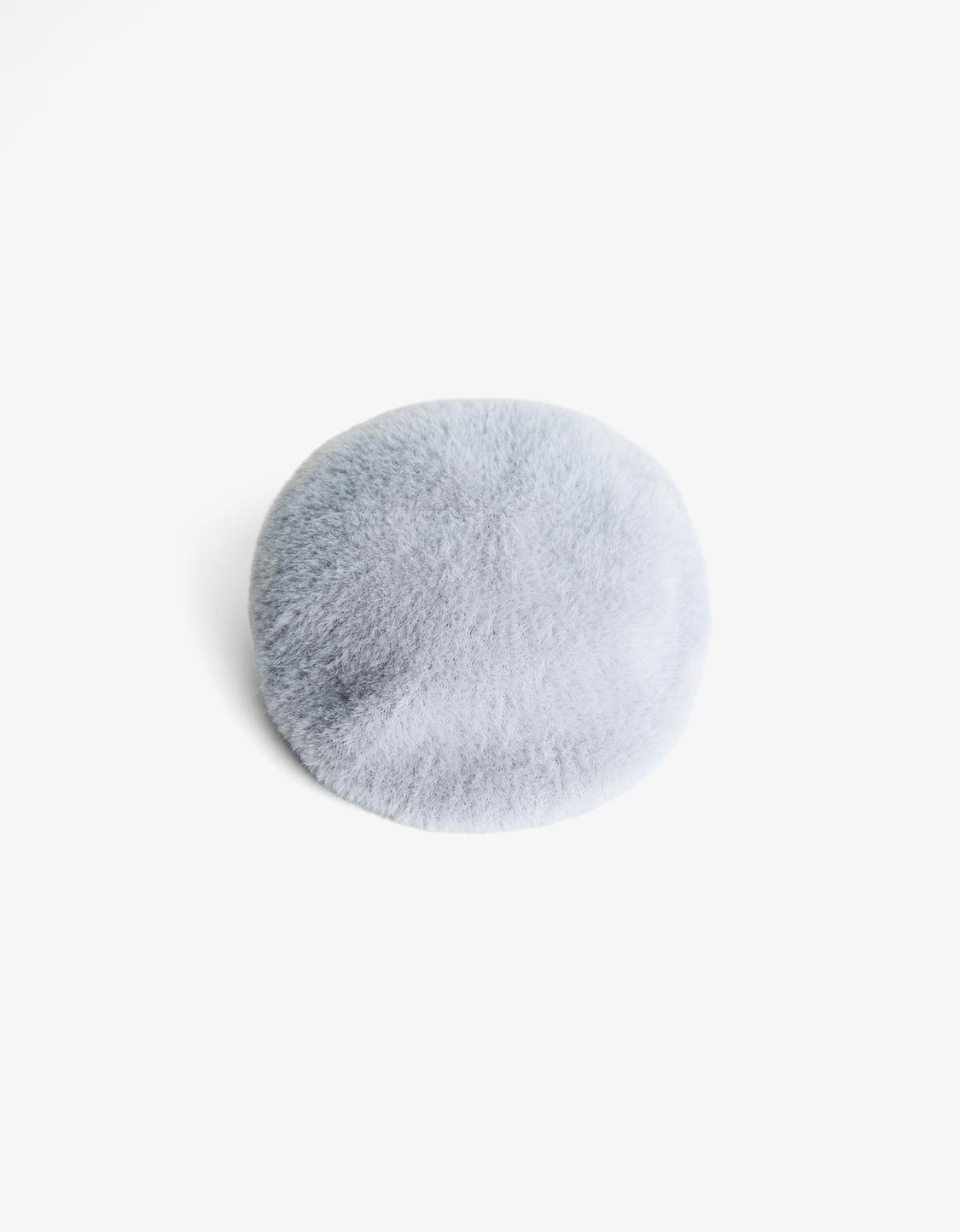 Out of core faux fur beret