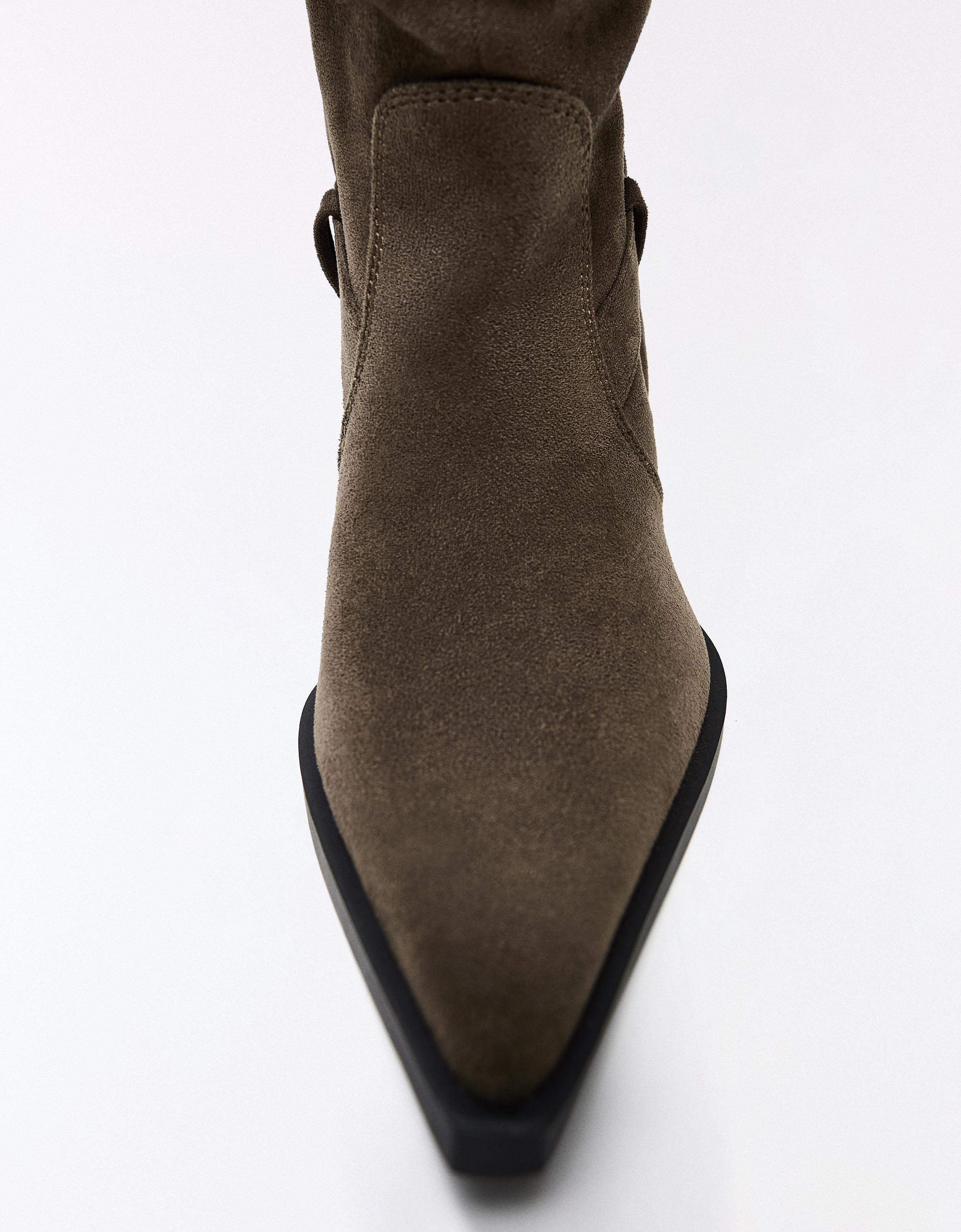 Eyelet-detail heeled boots — Tan