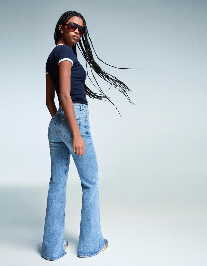 Schlagjeans mit Schlitz-Ausgewaschenes Blau-2