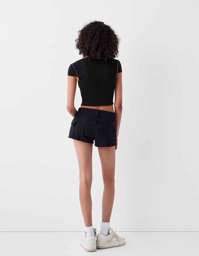 T-shirt manches courtes cropped imprimé Chainsaw Man-Noir-1