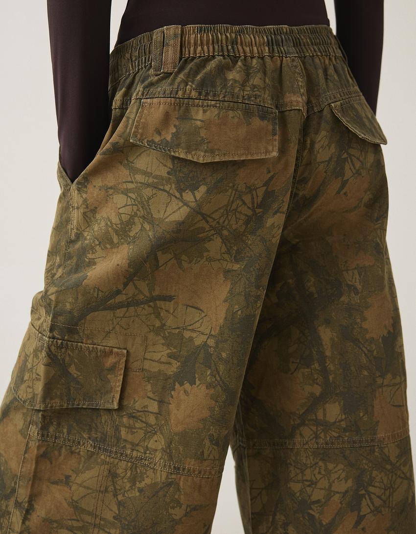Printed Bermuda shorts-Khaki