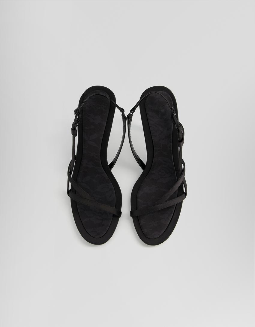 Sandálias tacão fino tira ajustável-Preto-4