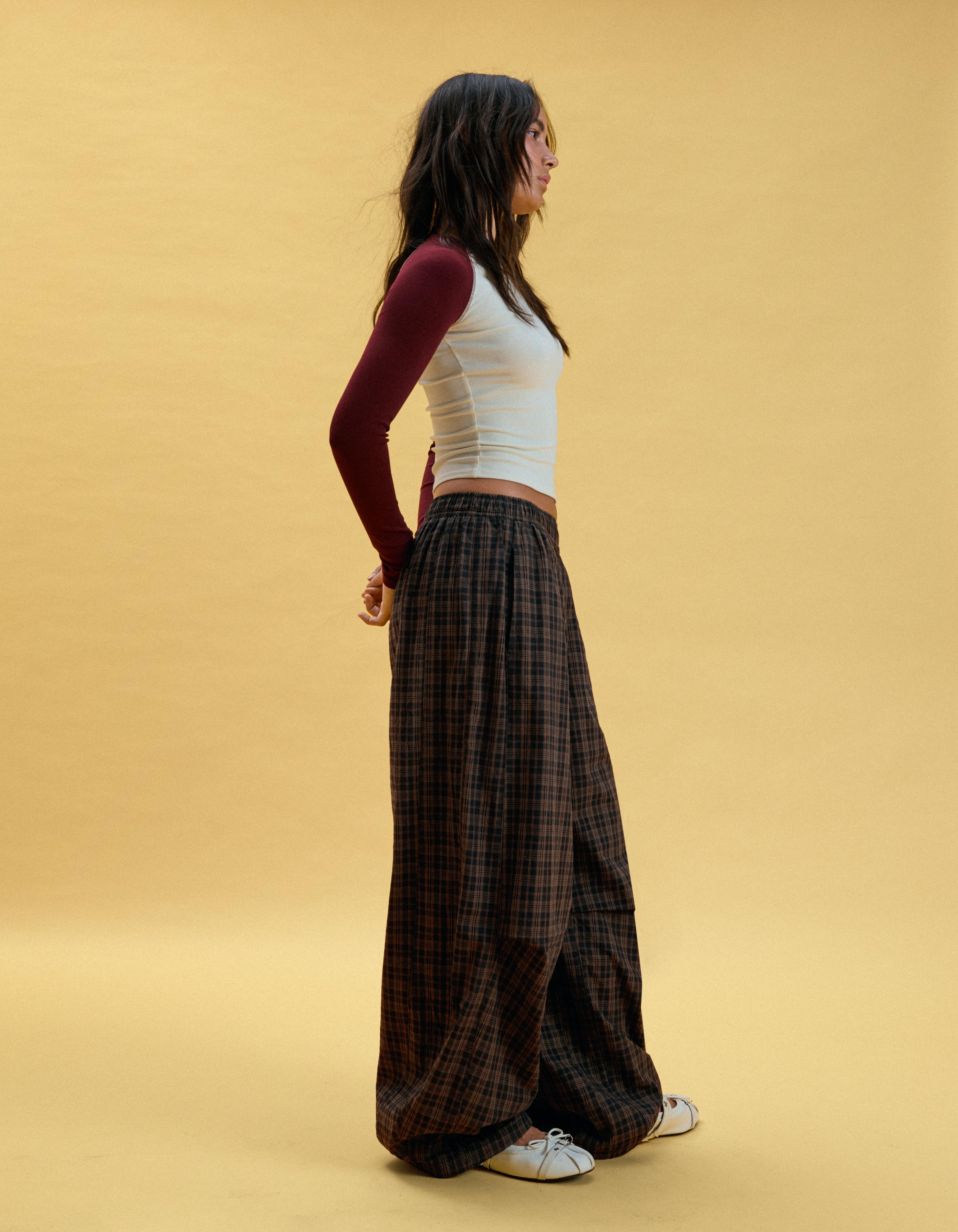 Checked barrel trousers — Brown