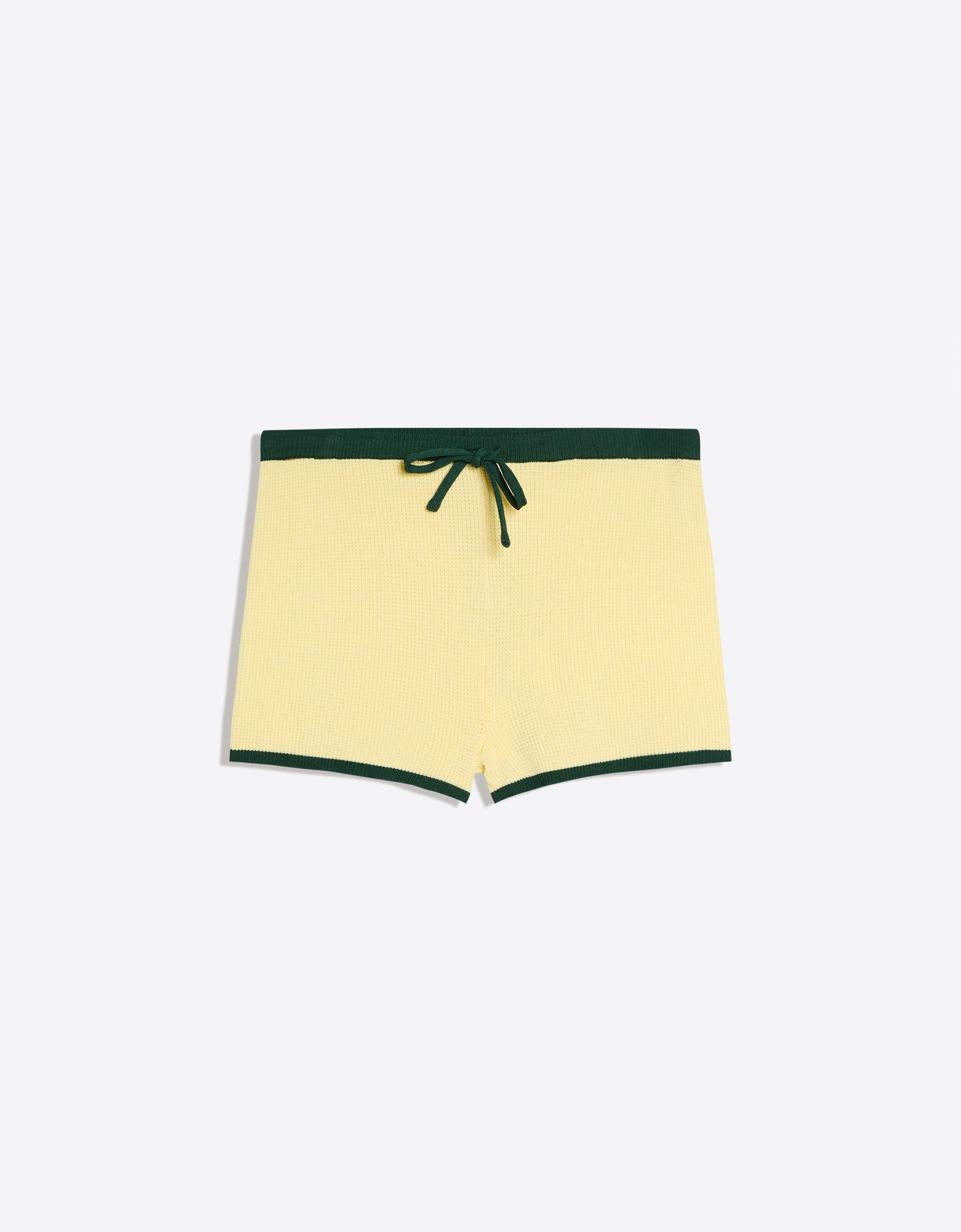Miscellaneous — Contrast knit shorts