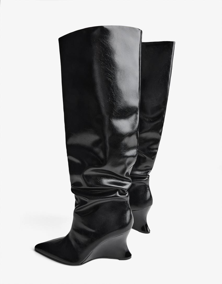 Stiefel mit Keilabsatz-Schwarz