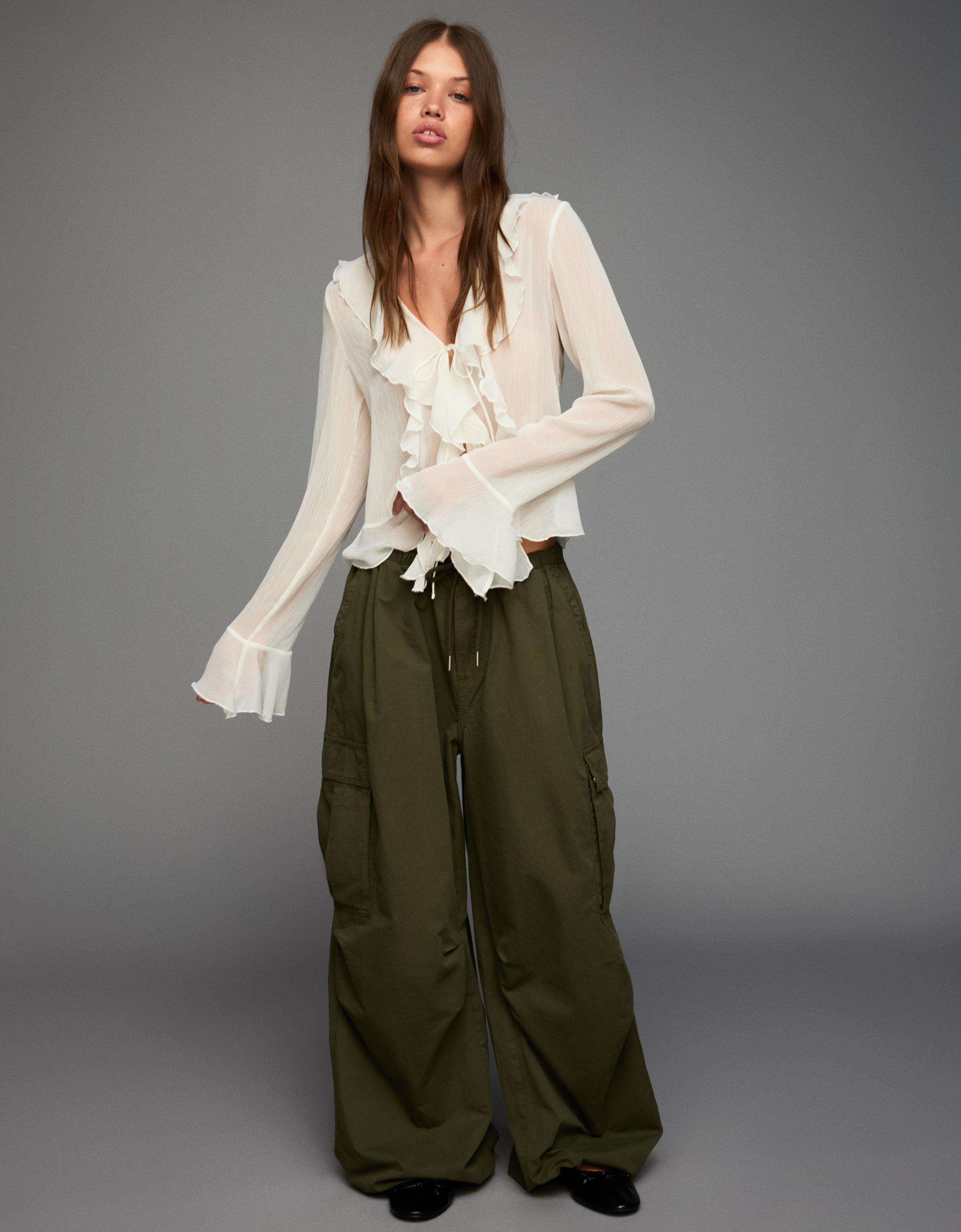 Bershka Langarm-Rüschenbluse Damen M Rohweiß
