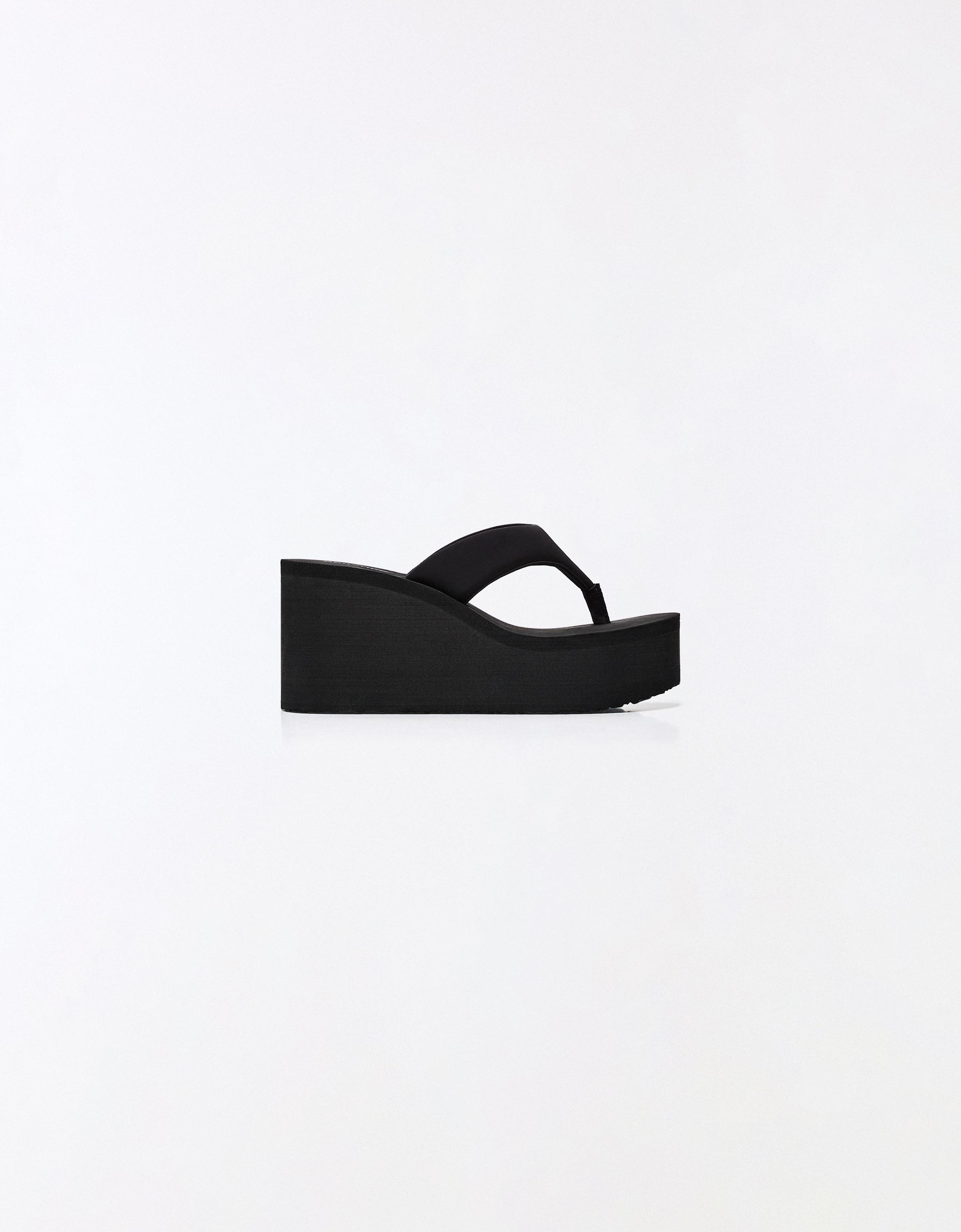 Thong heeled platform sandals — BLACK