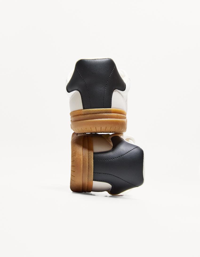 حذاء رياضي ريترو-أبيض