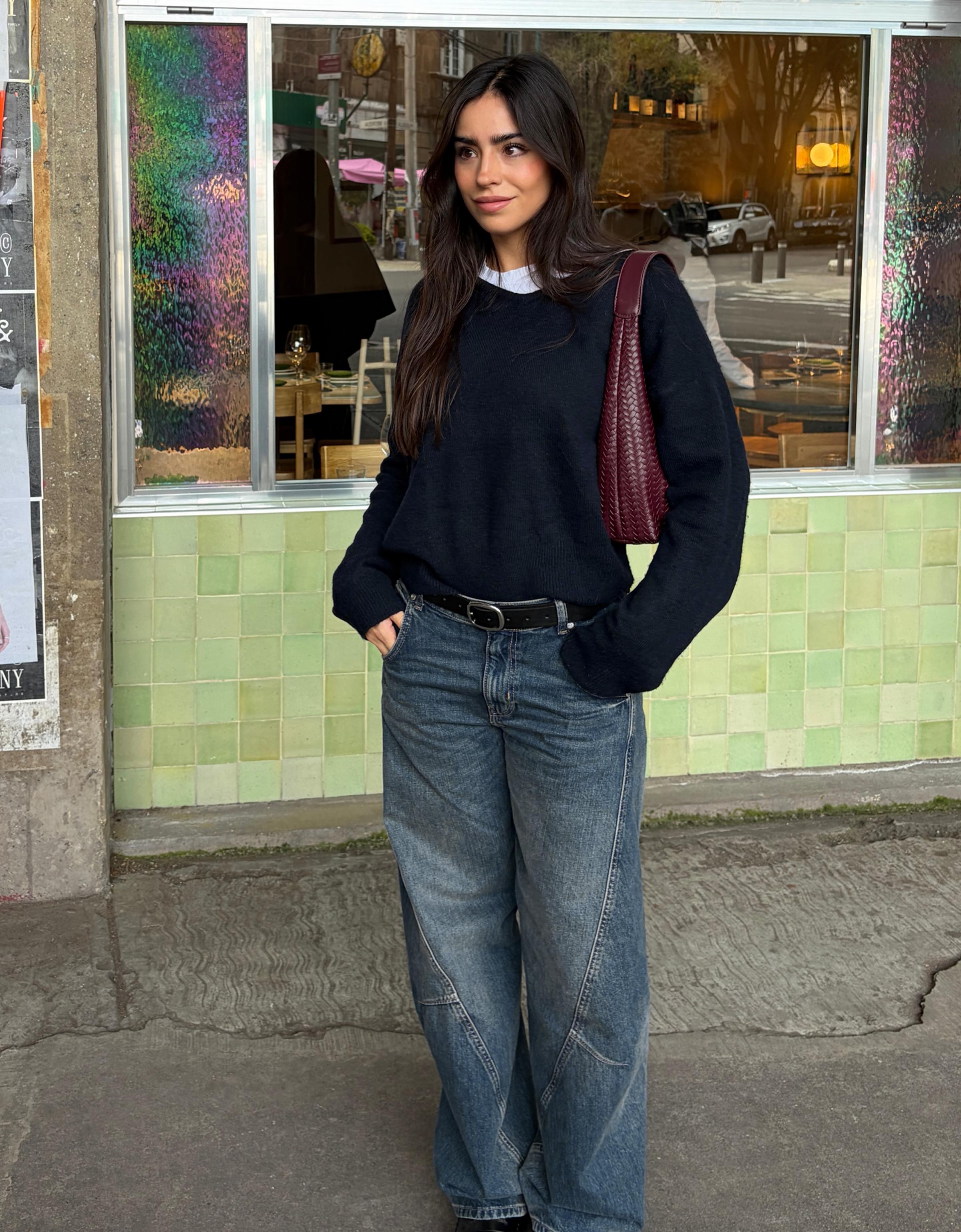 Bershka Oversize'owy Sweter Z Dekoltem W Serek Soft Touch Kobieta Niebieski