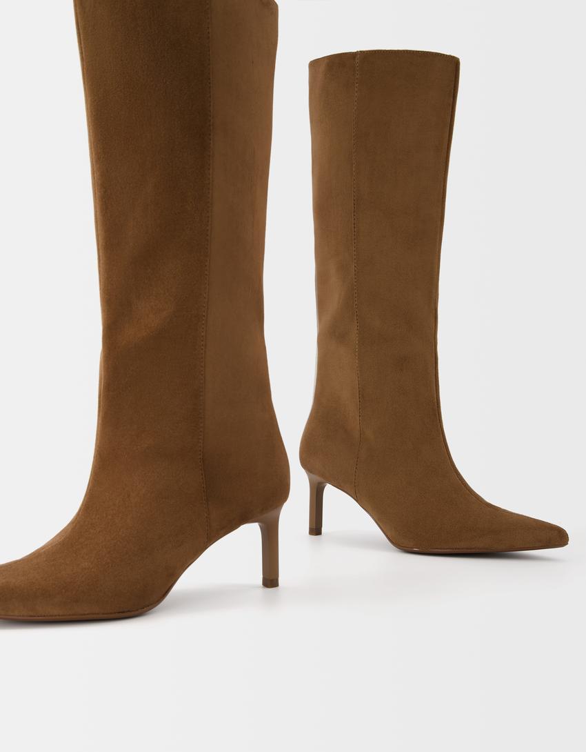 Split suede kitten heel boots - Women | Bershka