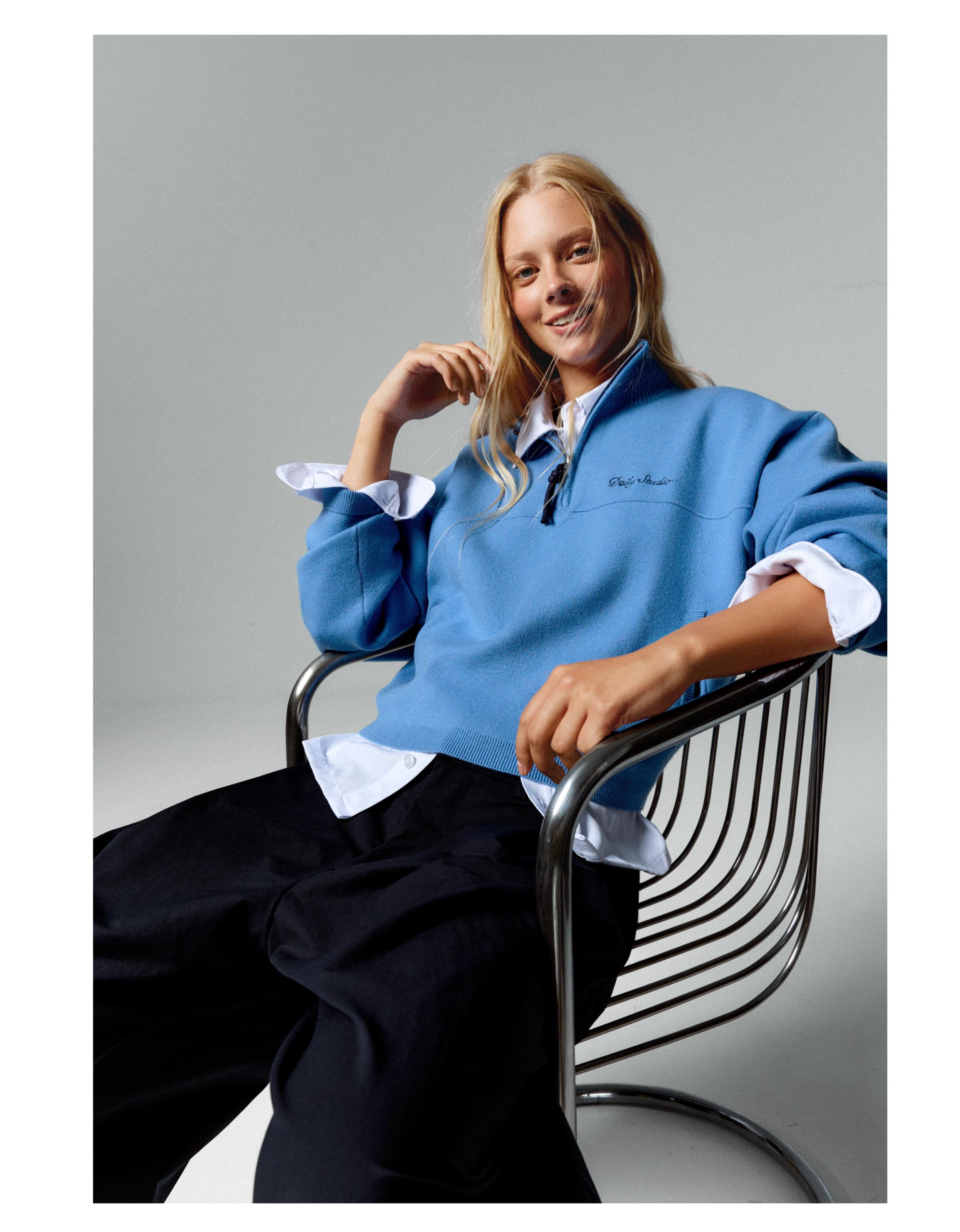 Embroidered zip-up jumper — Blue
