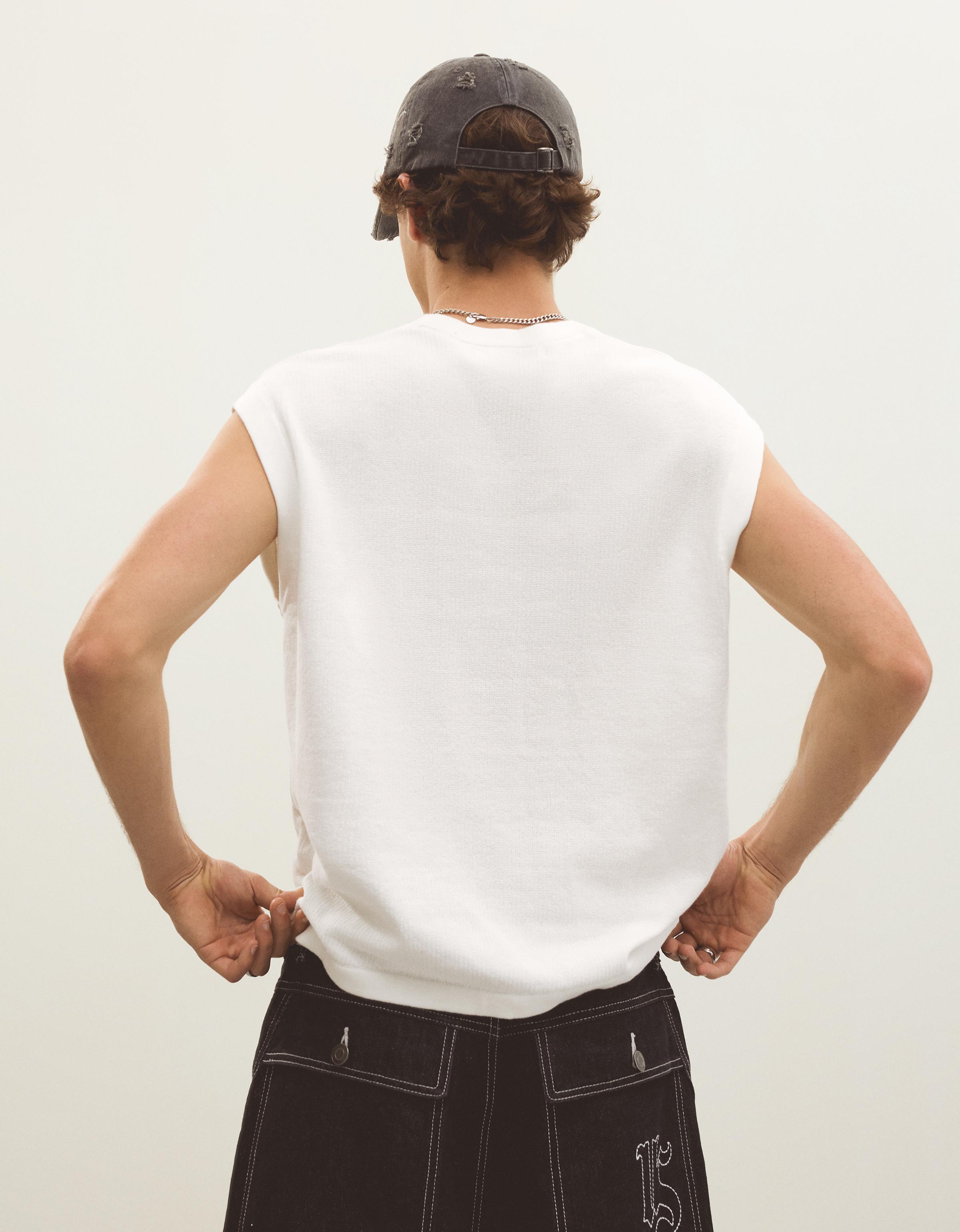 İşlemeli kolsuz tişört - Görsel 13