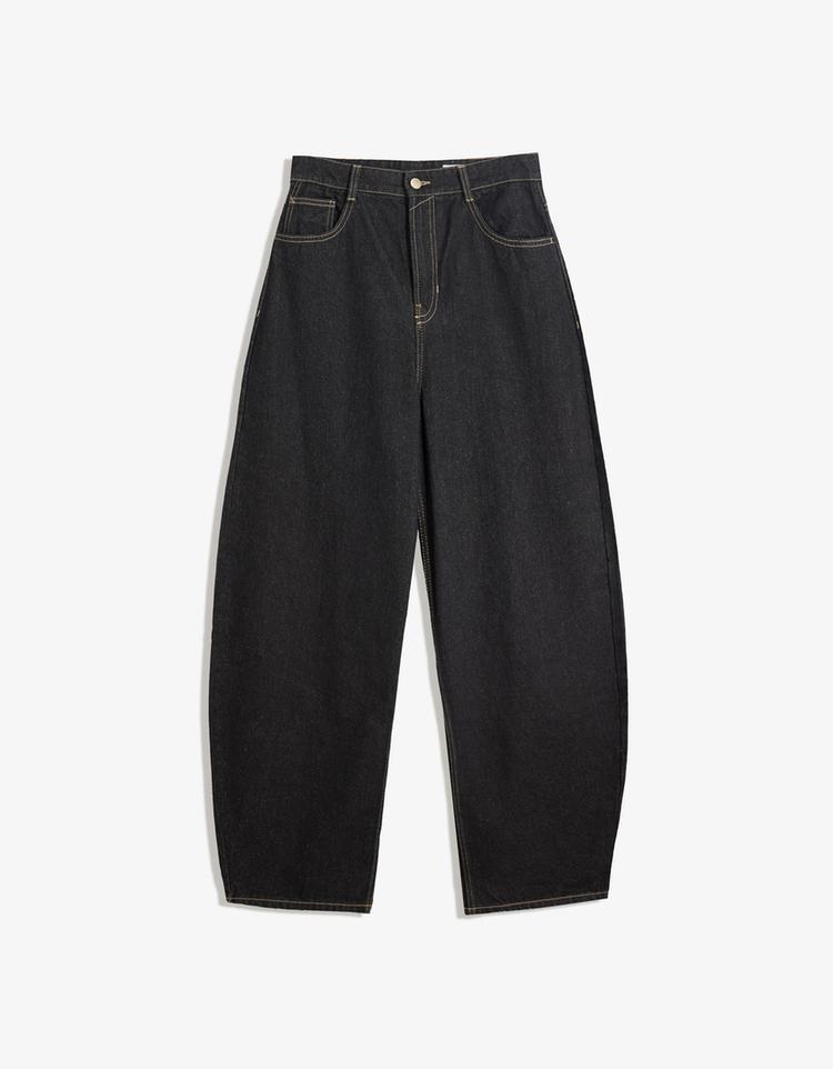 Wide-leg barrel jeans