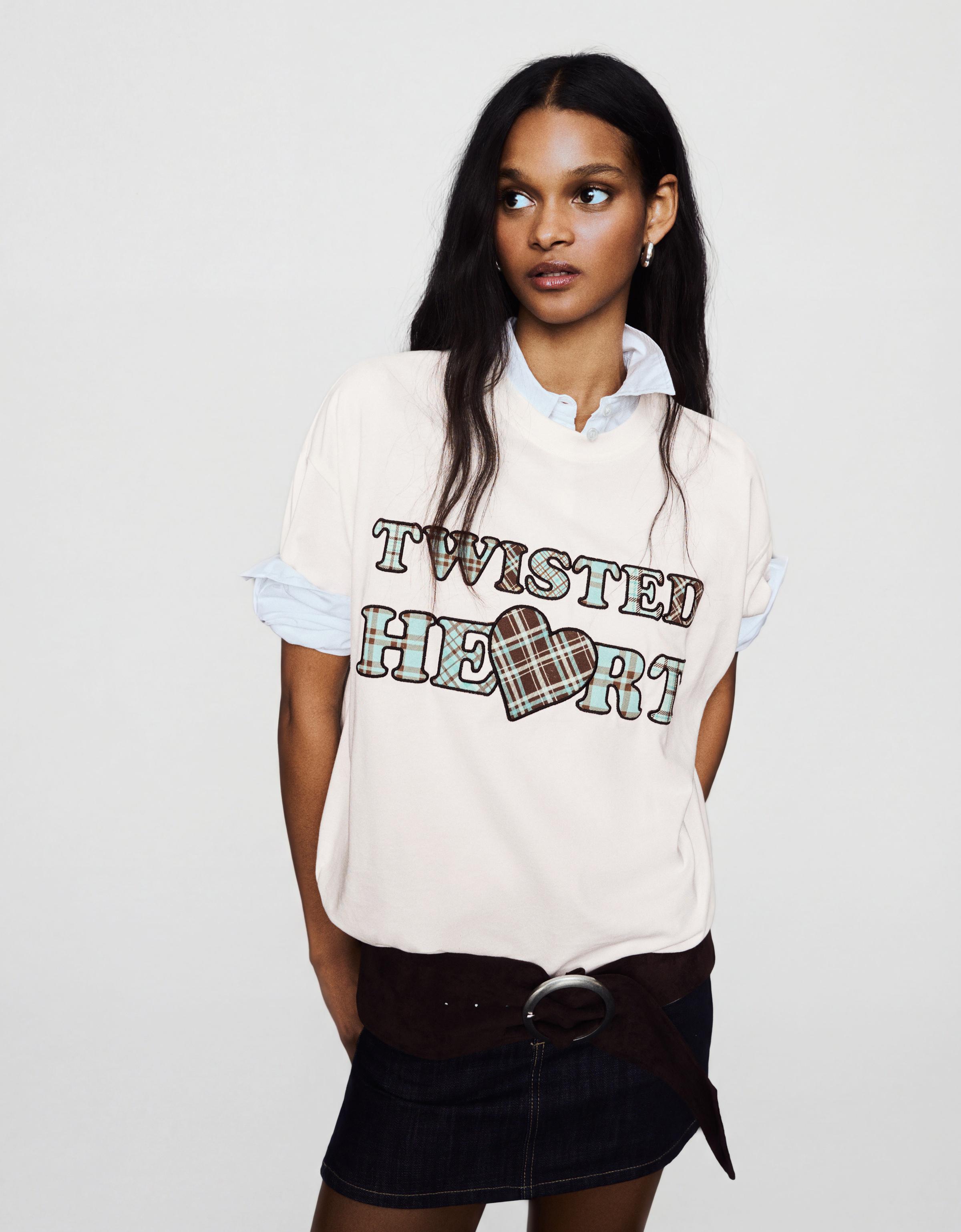 Short sleeve patch T-shirt