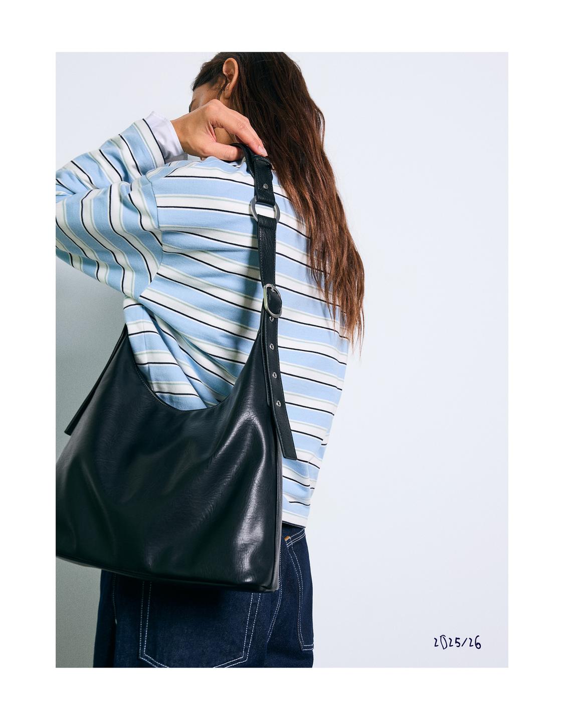 Сумка с пряжками