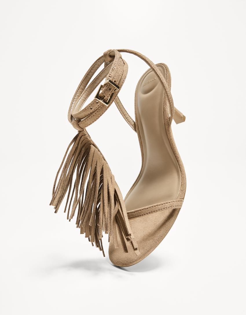 Kitten-heel sandals with fringing-SAND