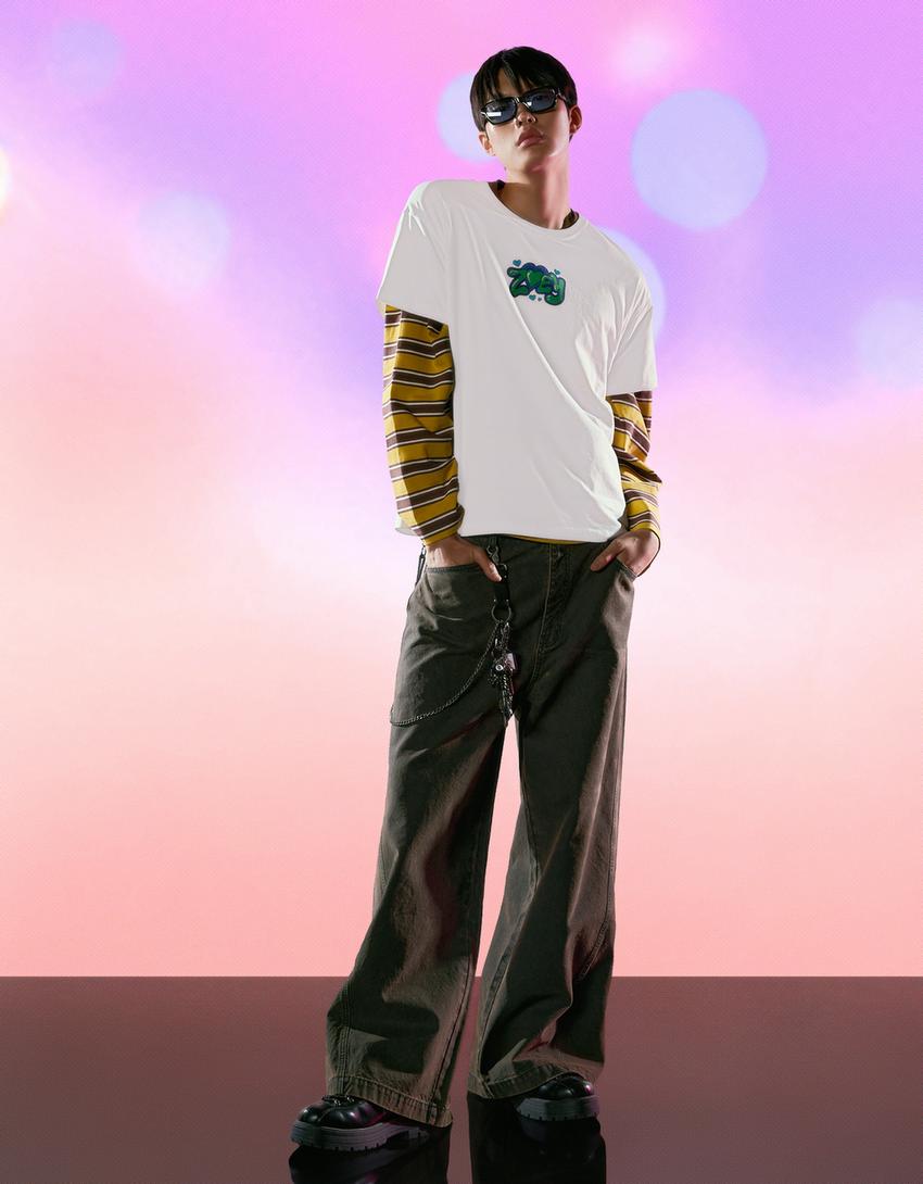 تيشرت KPop Demon Hunters Huntr/x بأكمام قصيرة وطبعة-أبيض مطفي