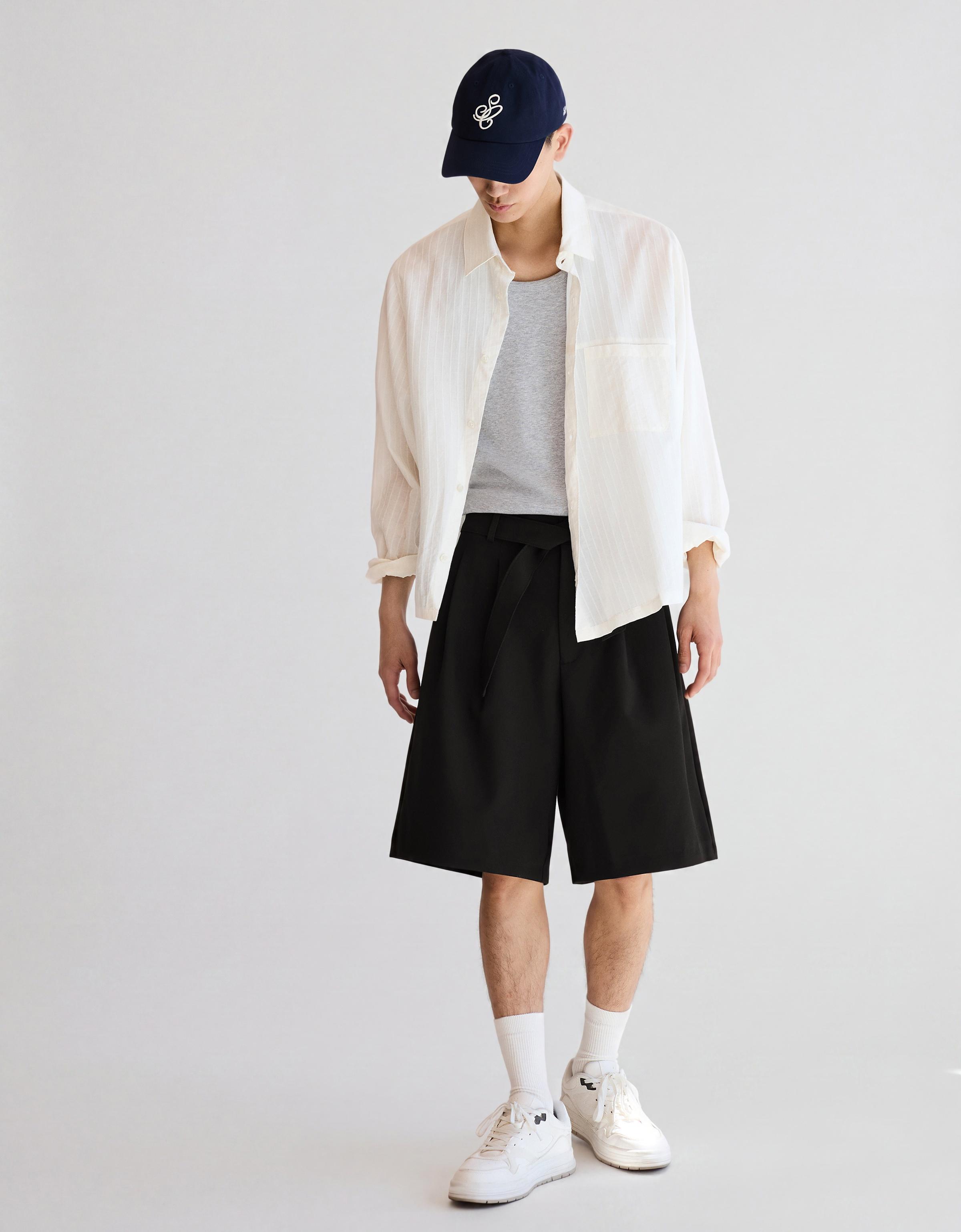Wide-leg Bermuda shorts with belt — Black