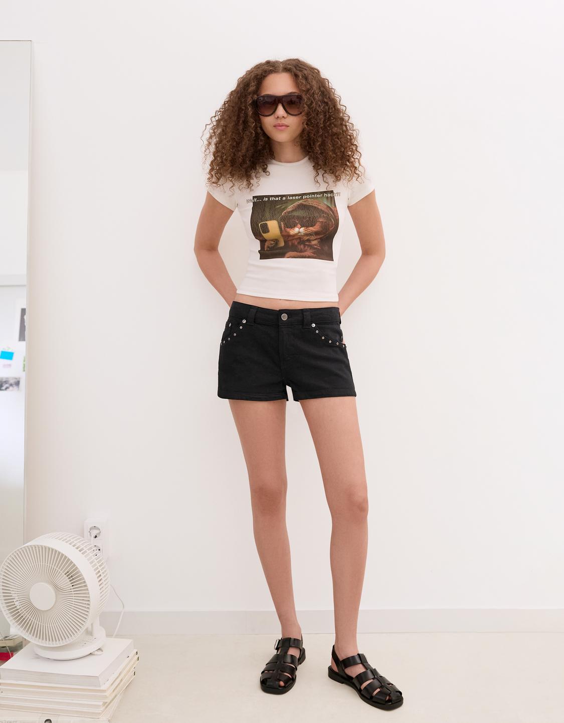 Studded voluminous shorts
